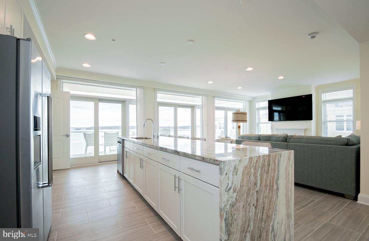 LIGHTHOUSE COVE - Residential