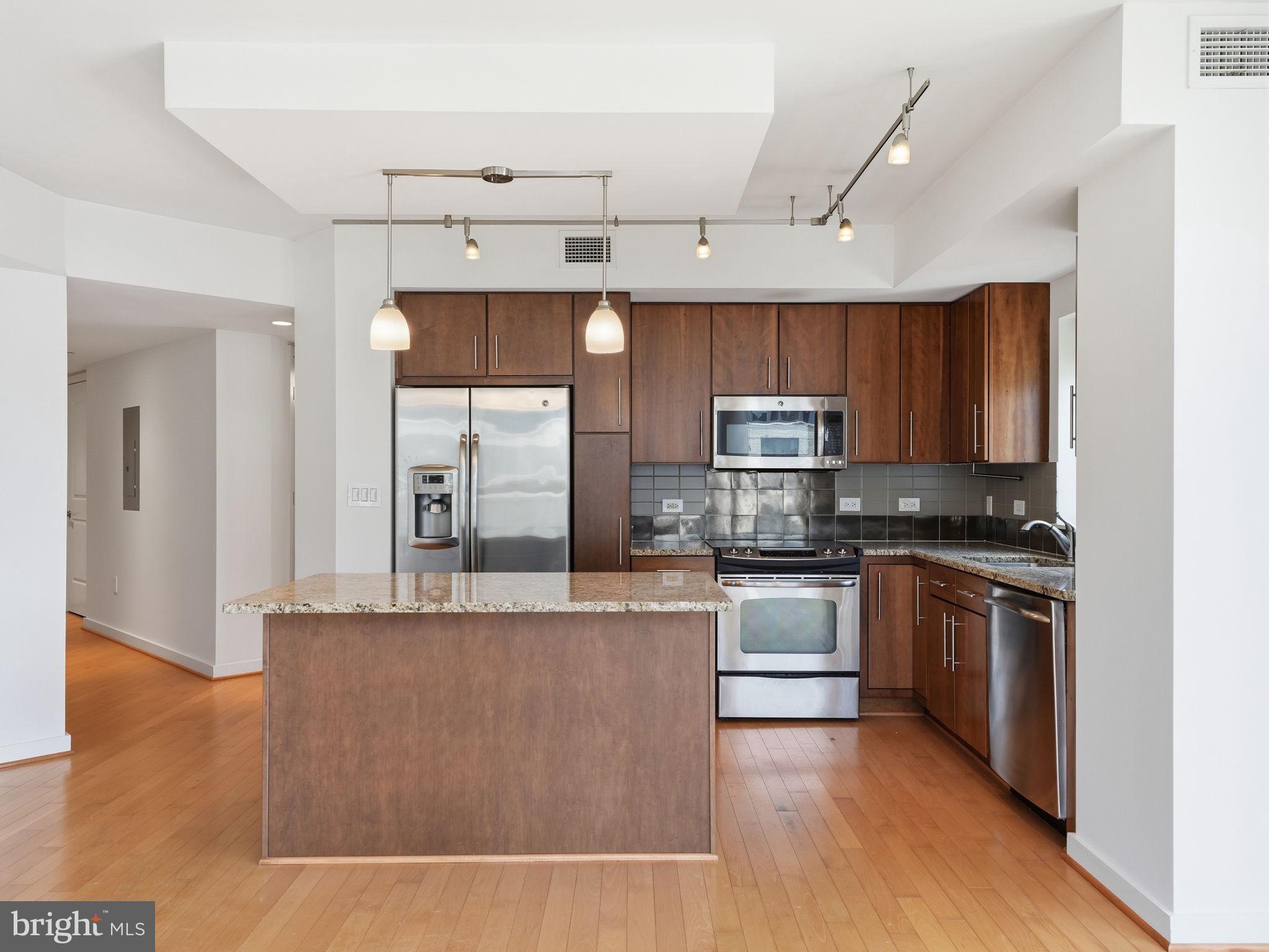 1025 1ST STREET SE 1315