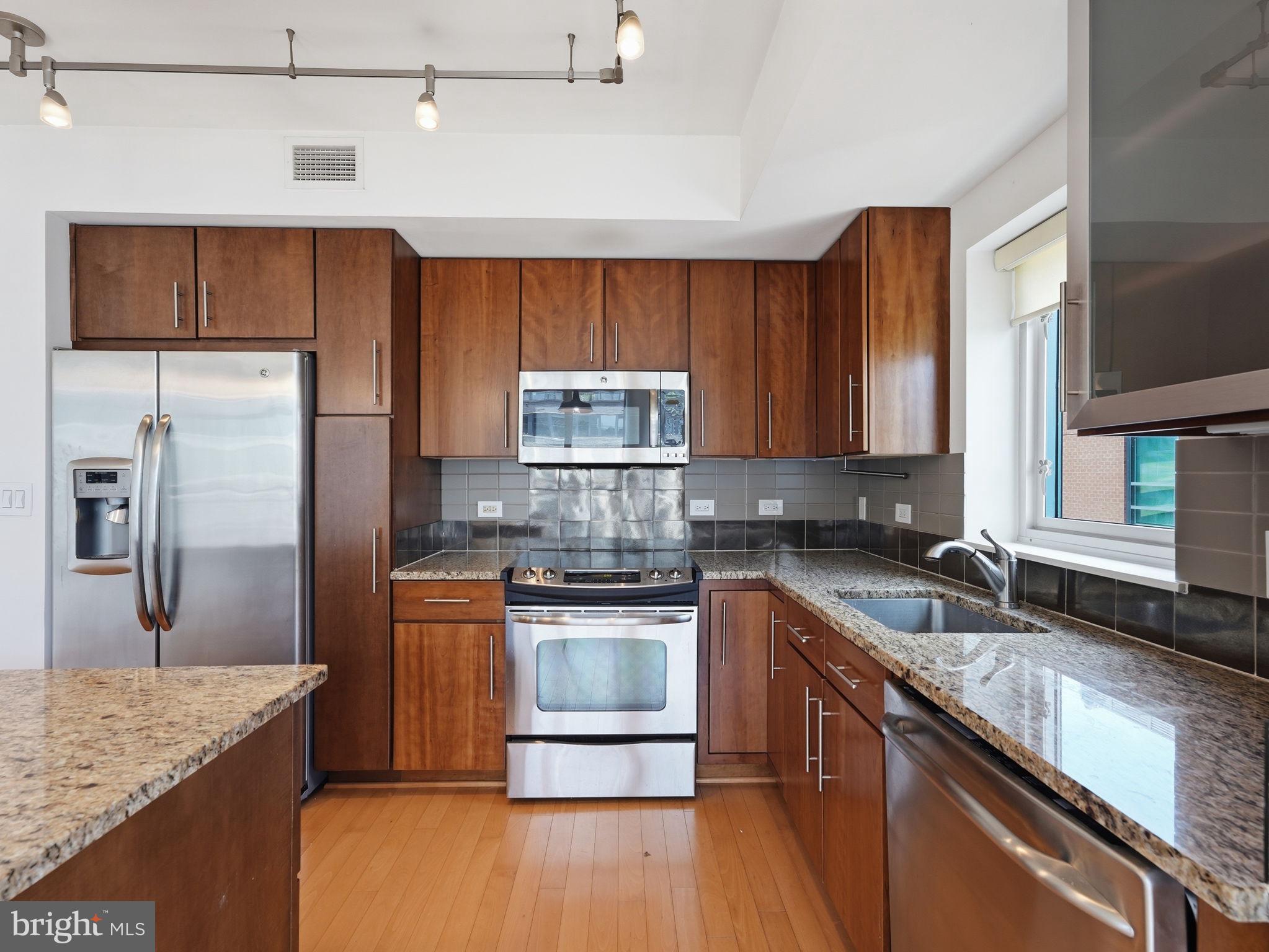 1025 1ST STREET SE 1315
