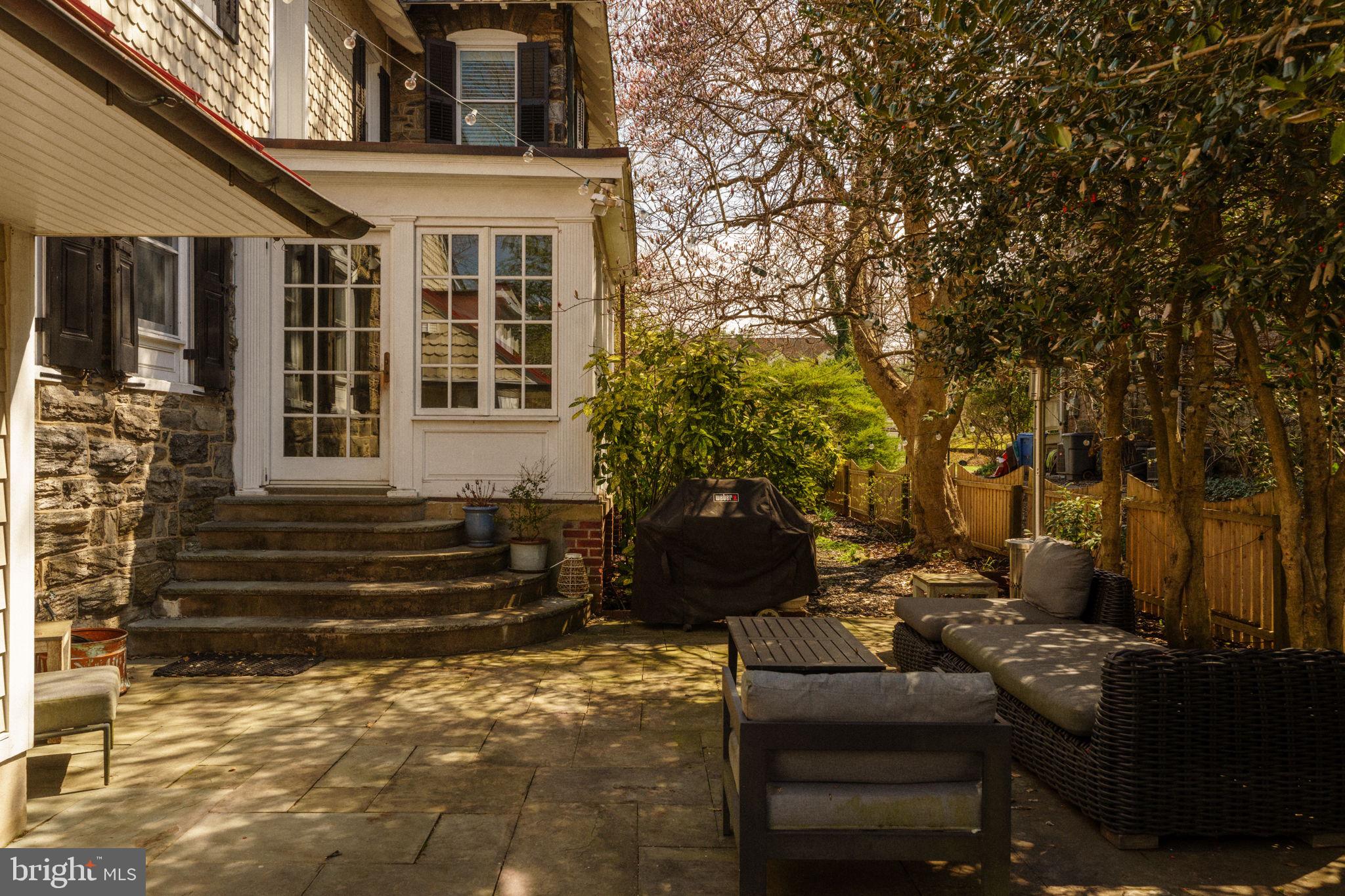 CHESTNUT HILL - Residential