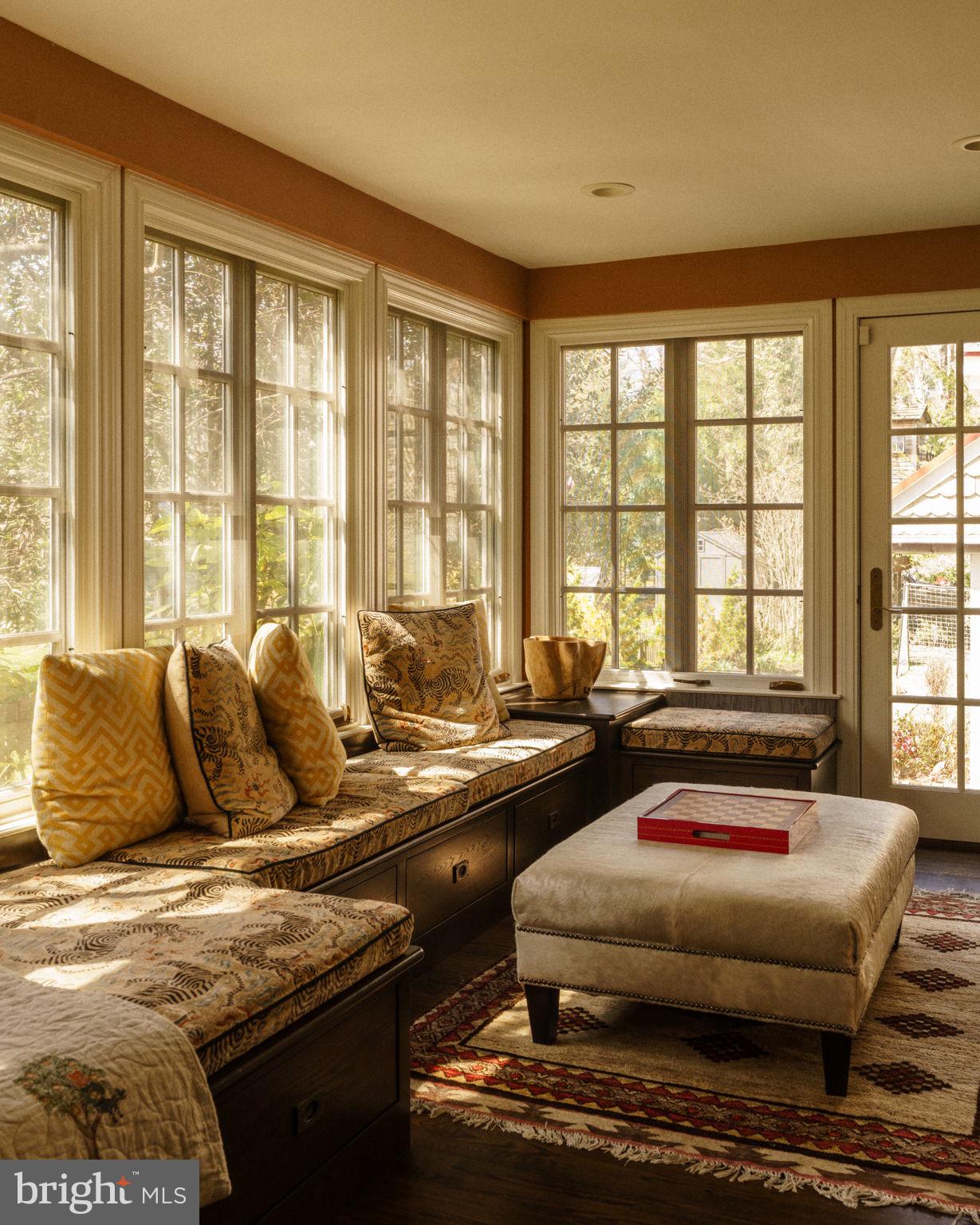 CHESTNUT HILL - Residential