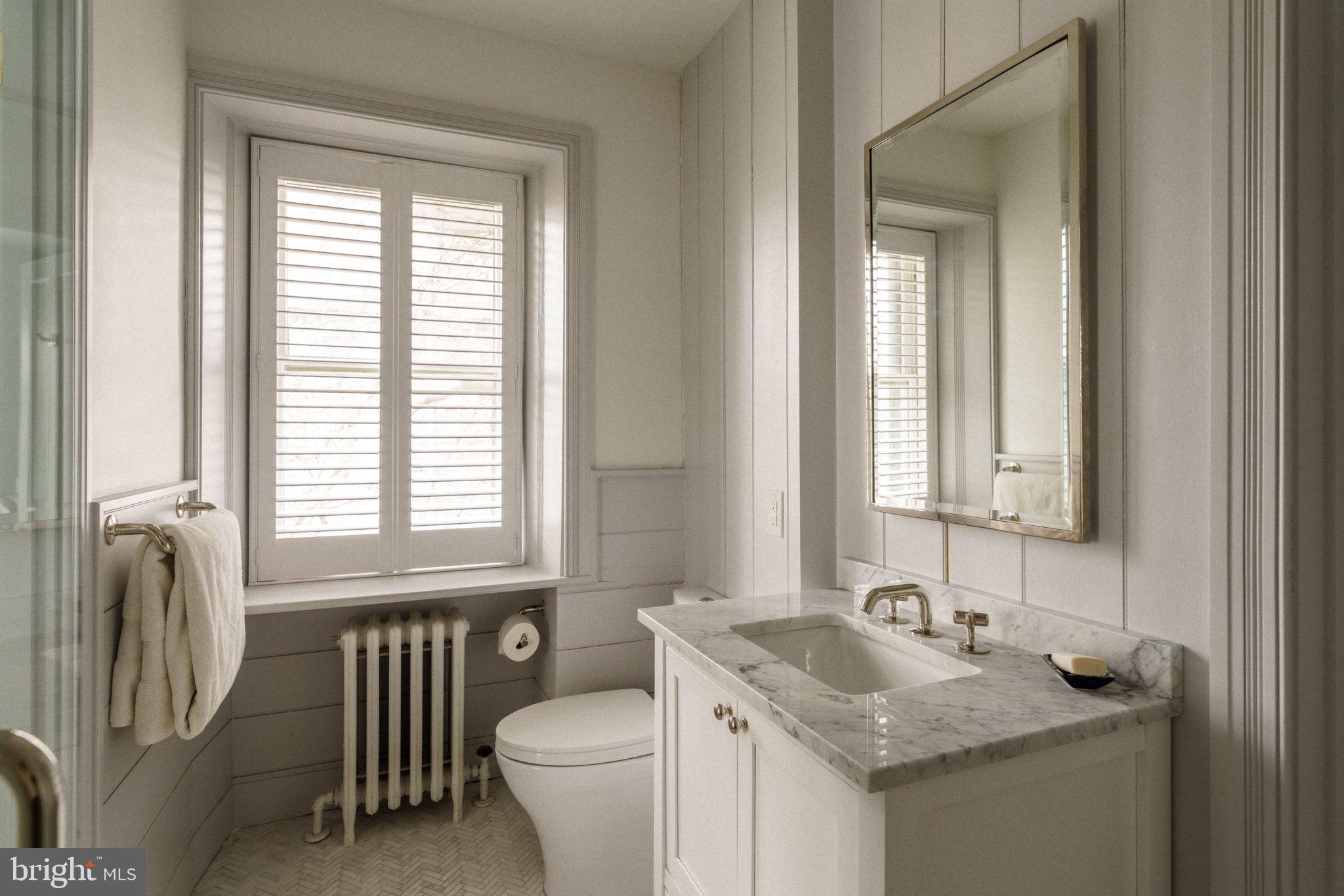 CHESTNUT HILL - Residential