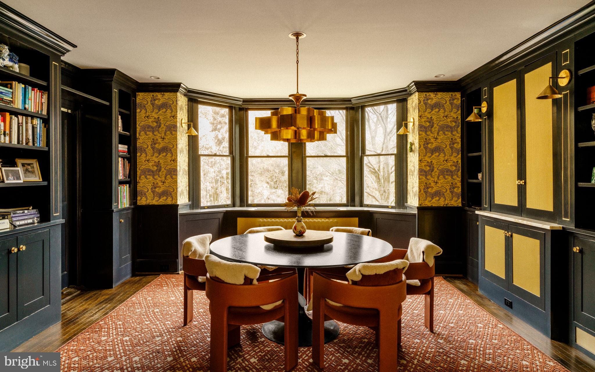 CHESTNUT HILL - Residential