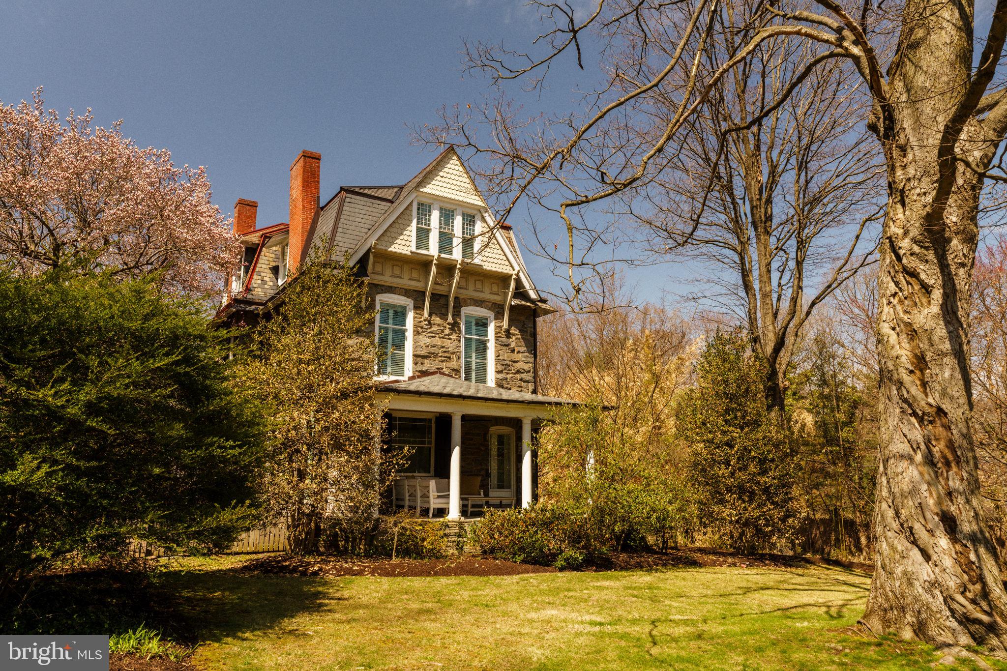 CHESTNUT HILL - Residential