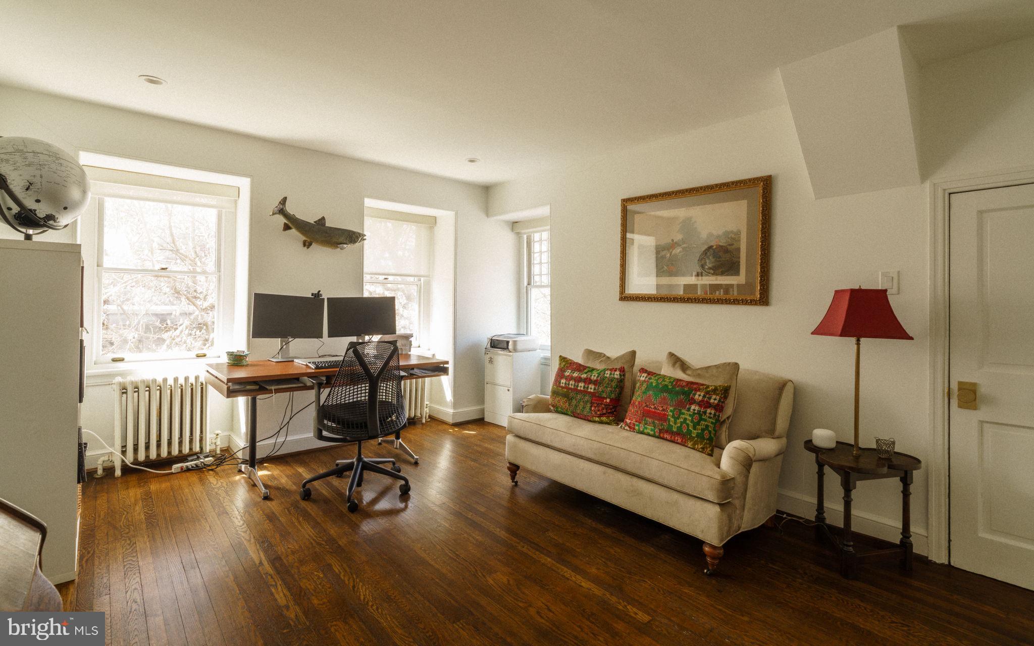 CHESTNUT HILL - Residential