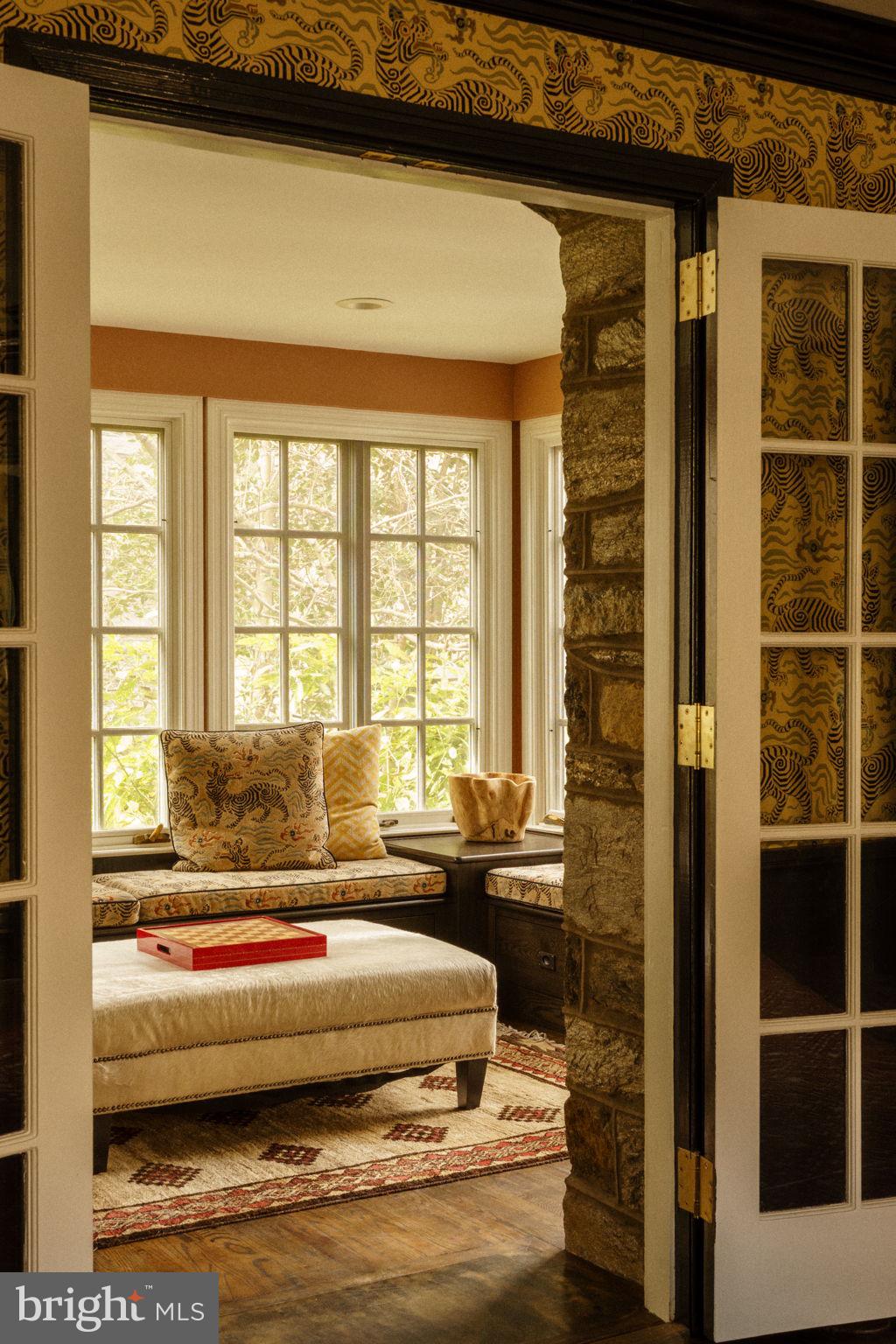 CHESTNUT HILL - Residential