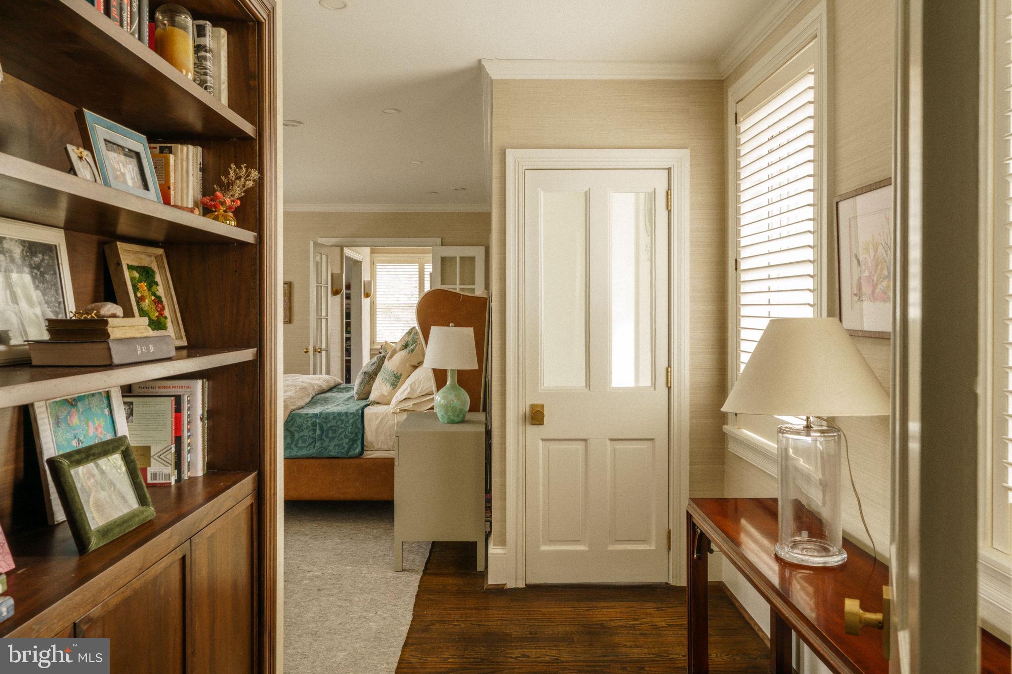 CHESTNUT HILL - Residential