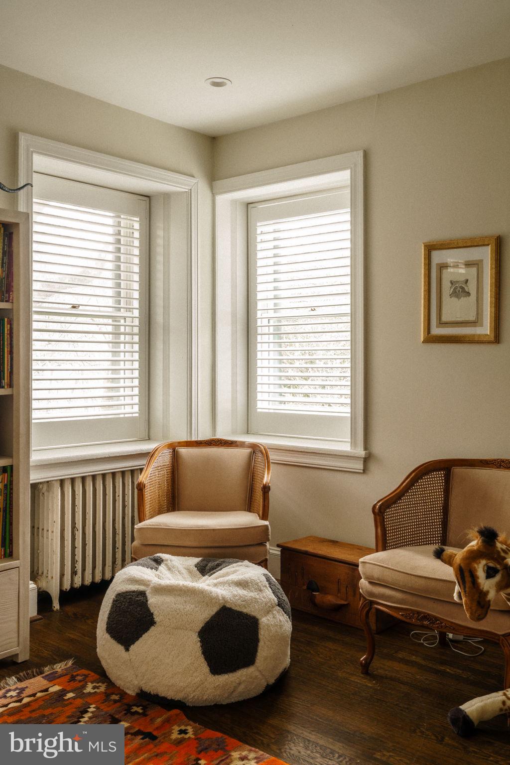 CHESTNUT HILL - Residential