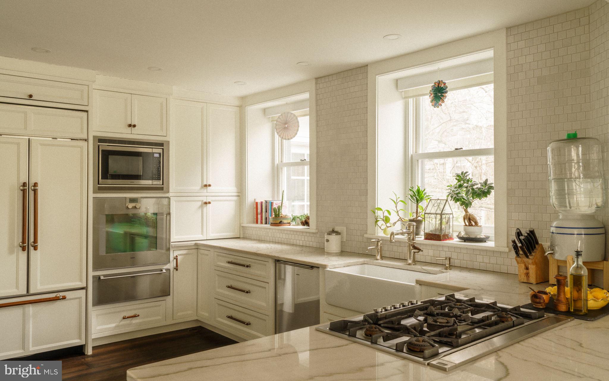 CHESTNUT HILL - Residential