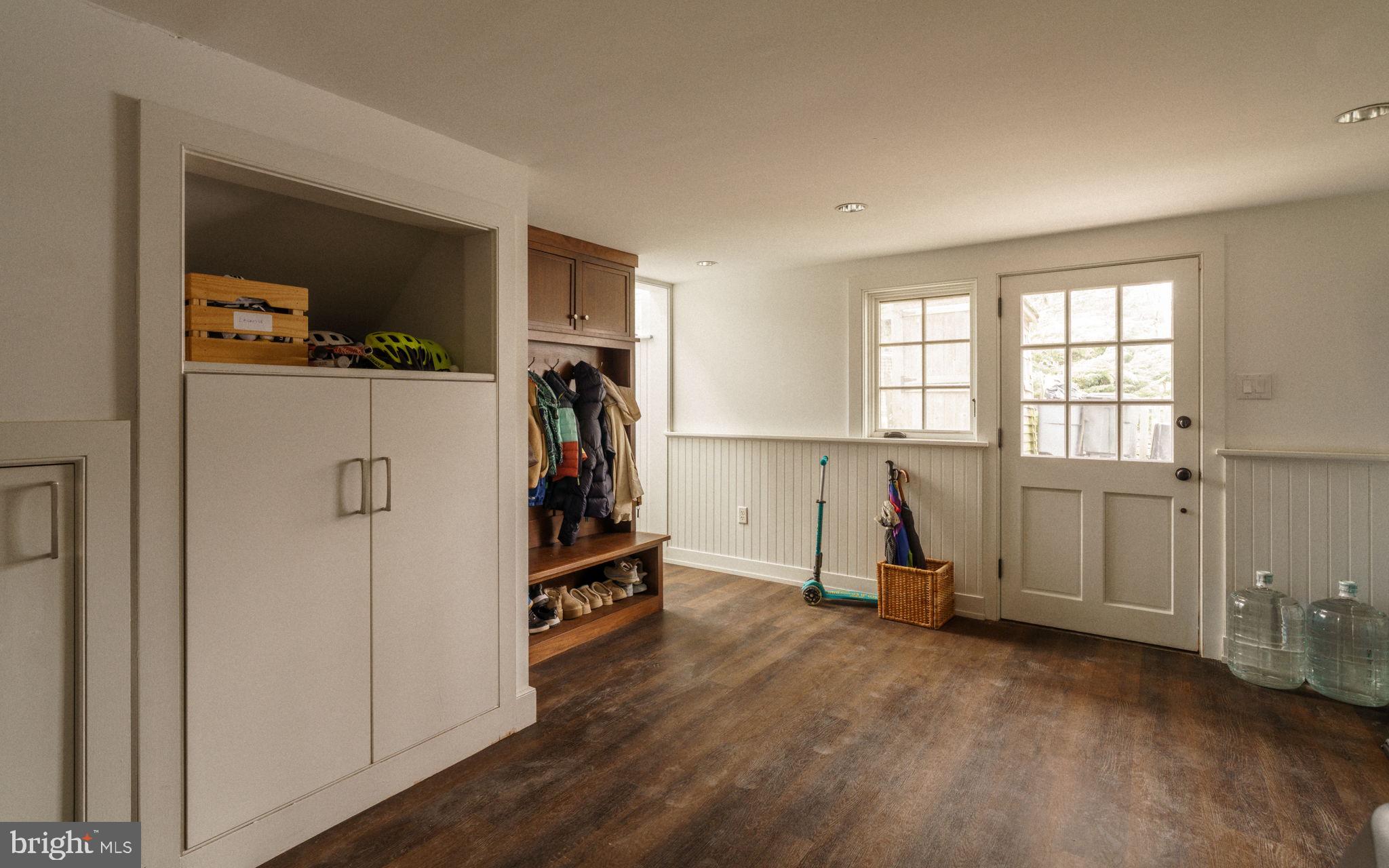 CHESTNUT HILL - Residential