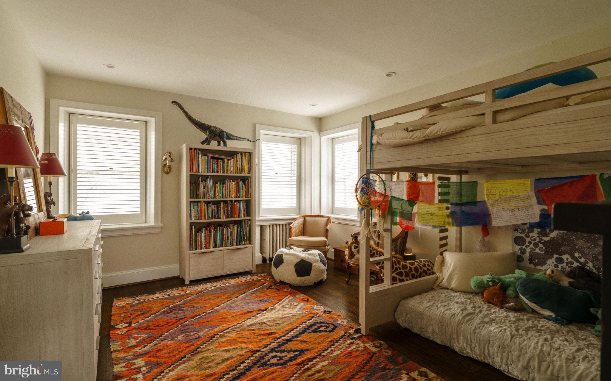 CHESTNUT HILL - Residential