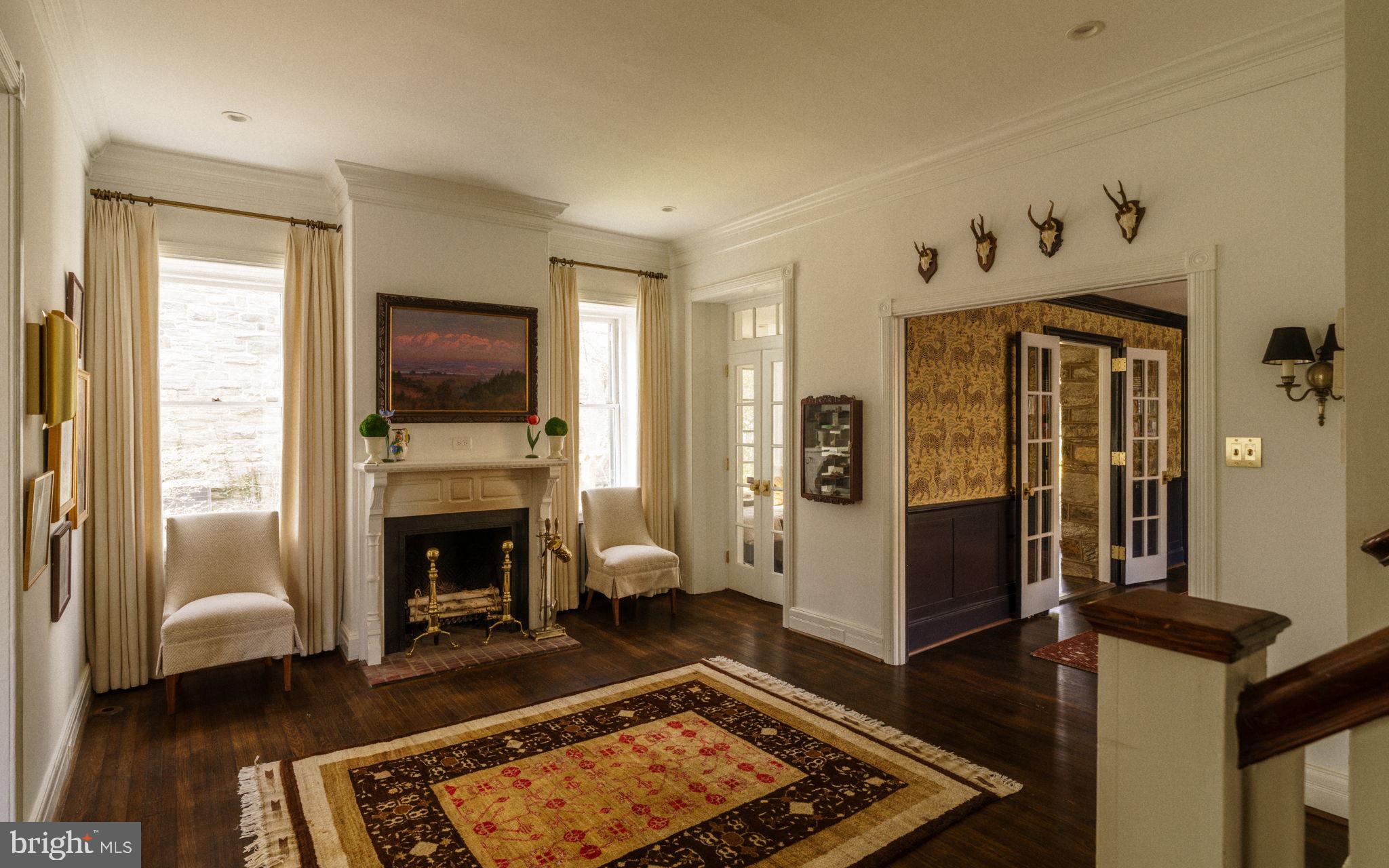 CHESTNUT HILL - Residential