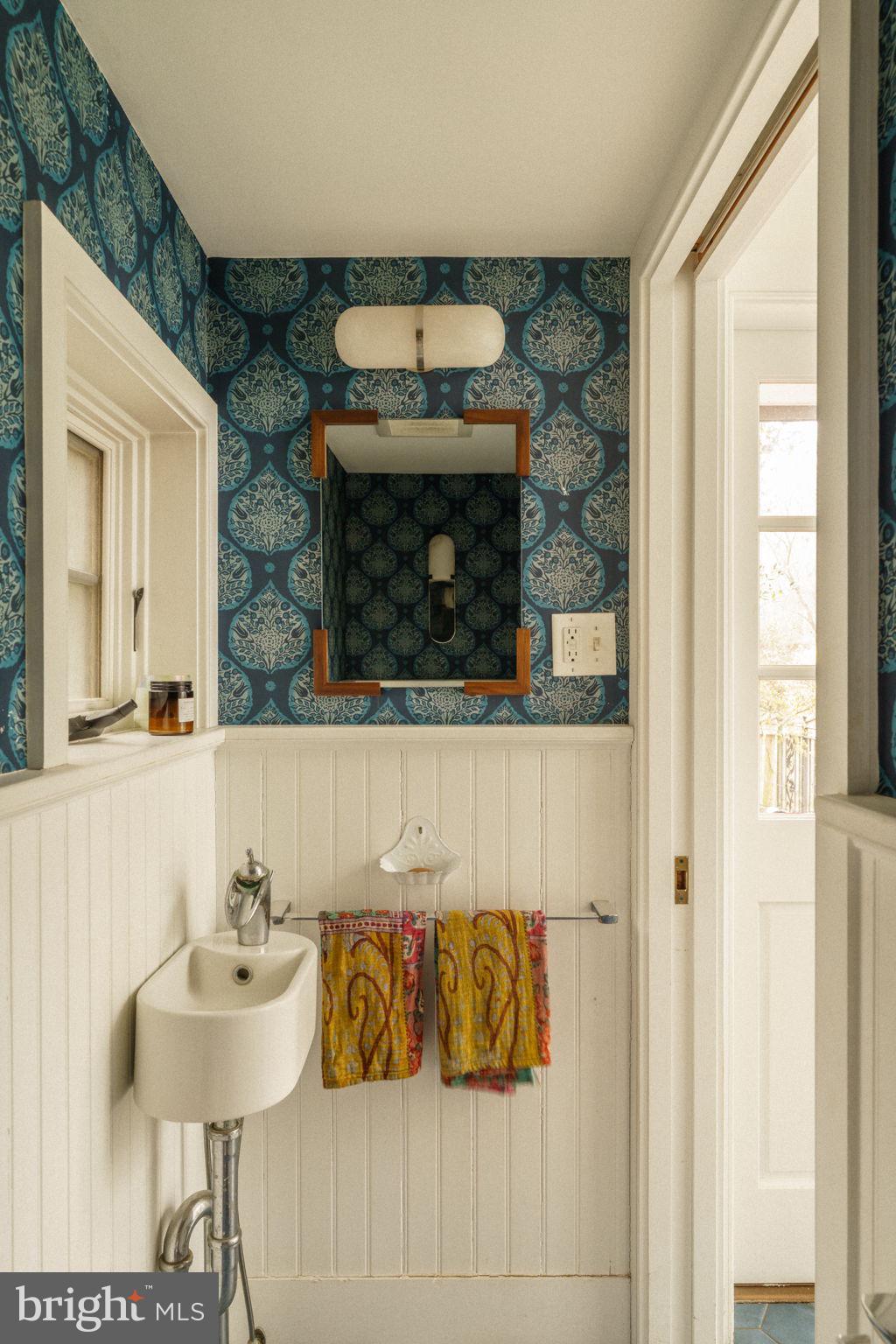 CHESTNUT HILL - Residential