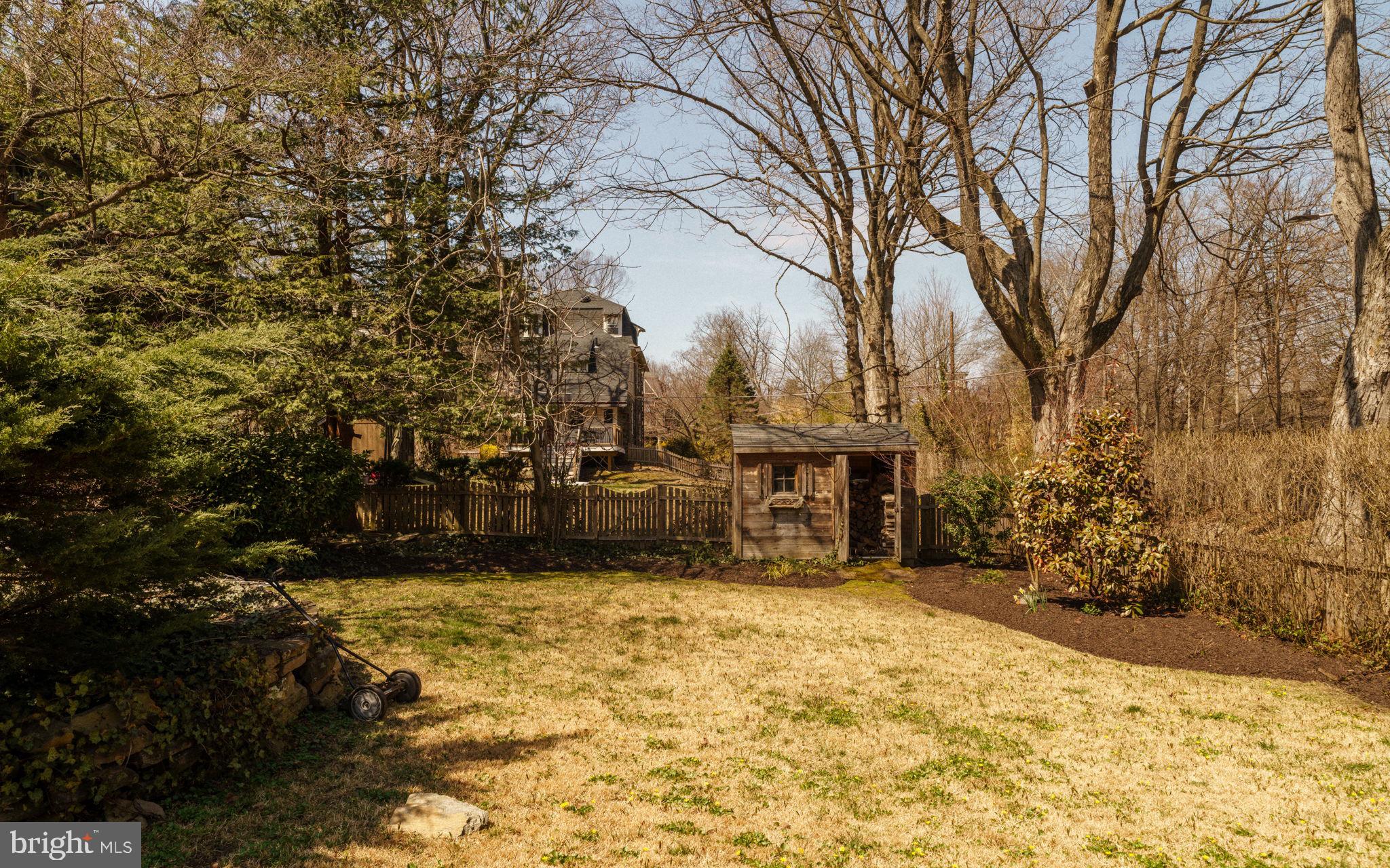 CHESTNUT HILL - Residential