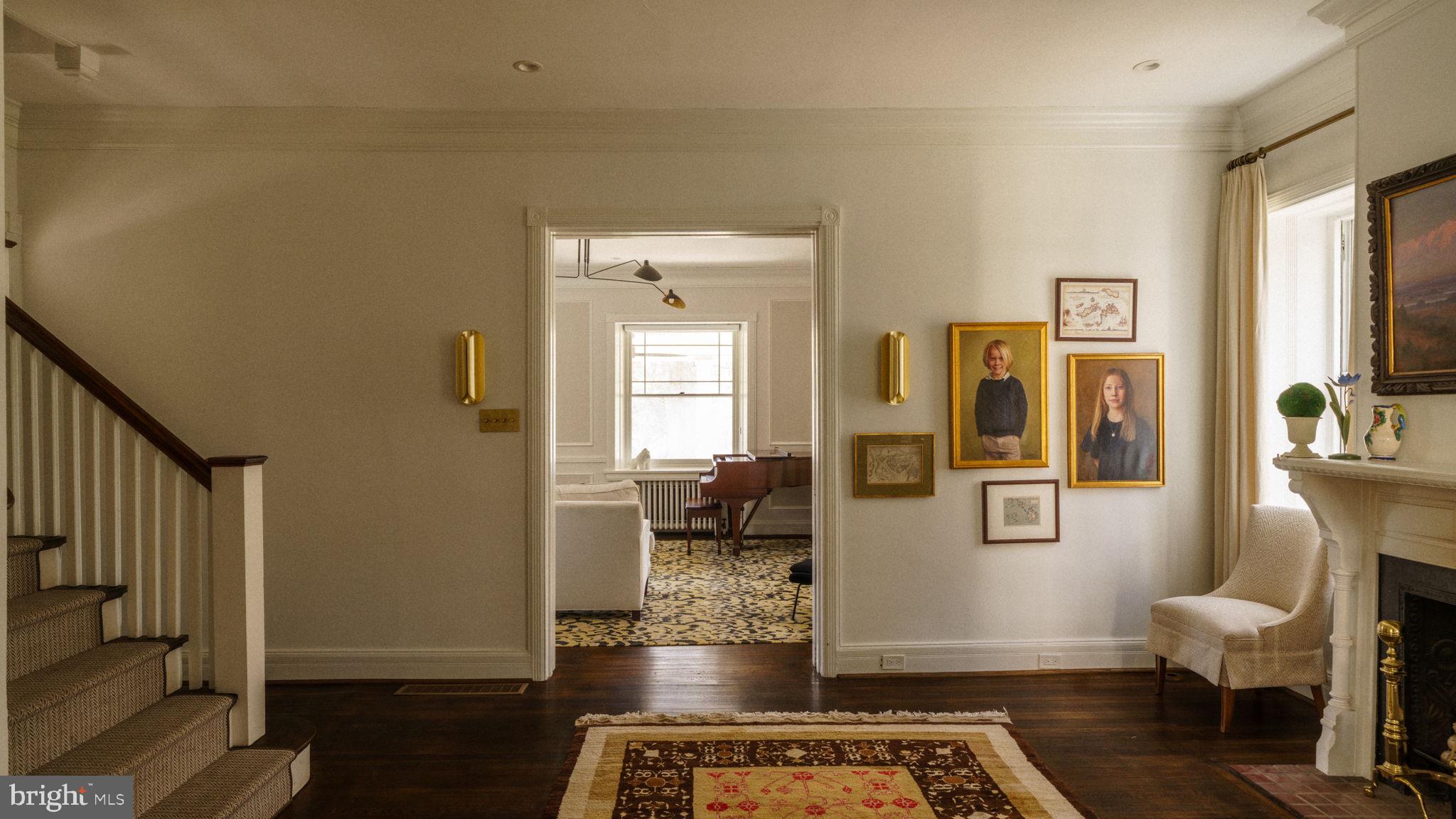 CHESTNUT HILL - Residential