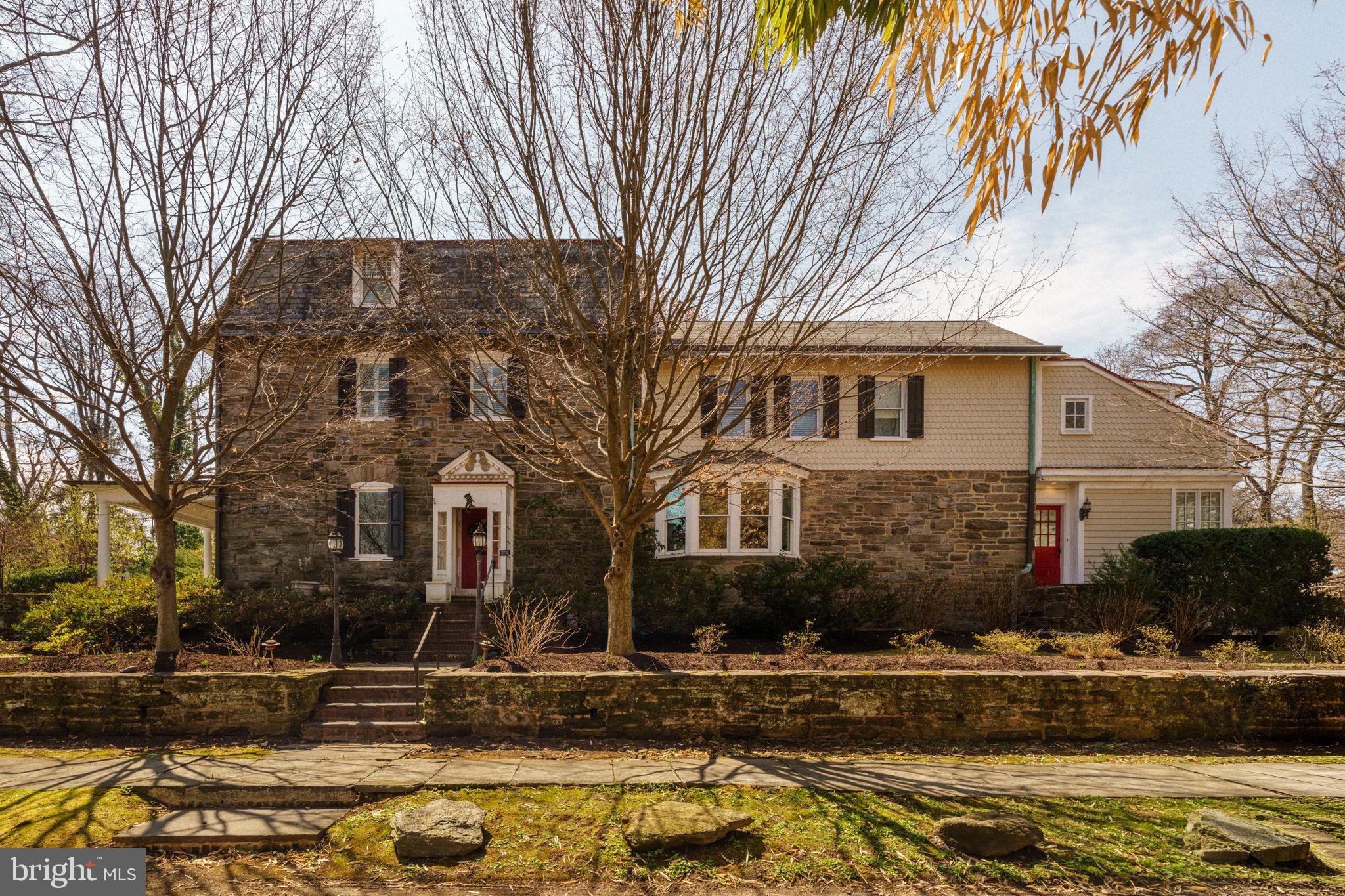 CHESTNUT HILL - Residential