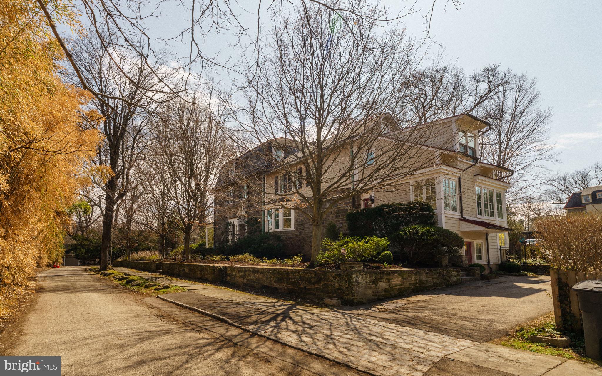 CHESTNUT HILL - Residential