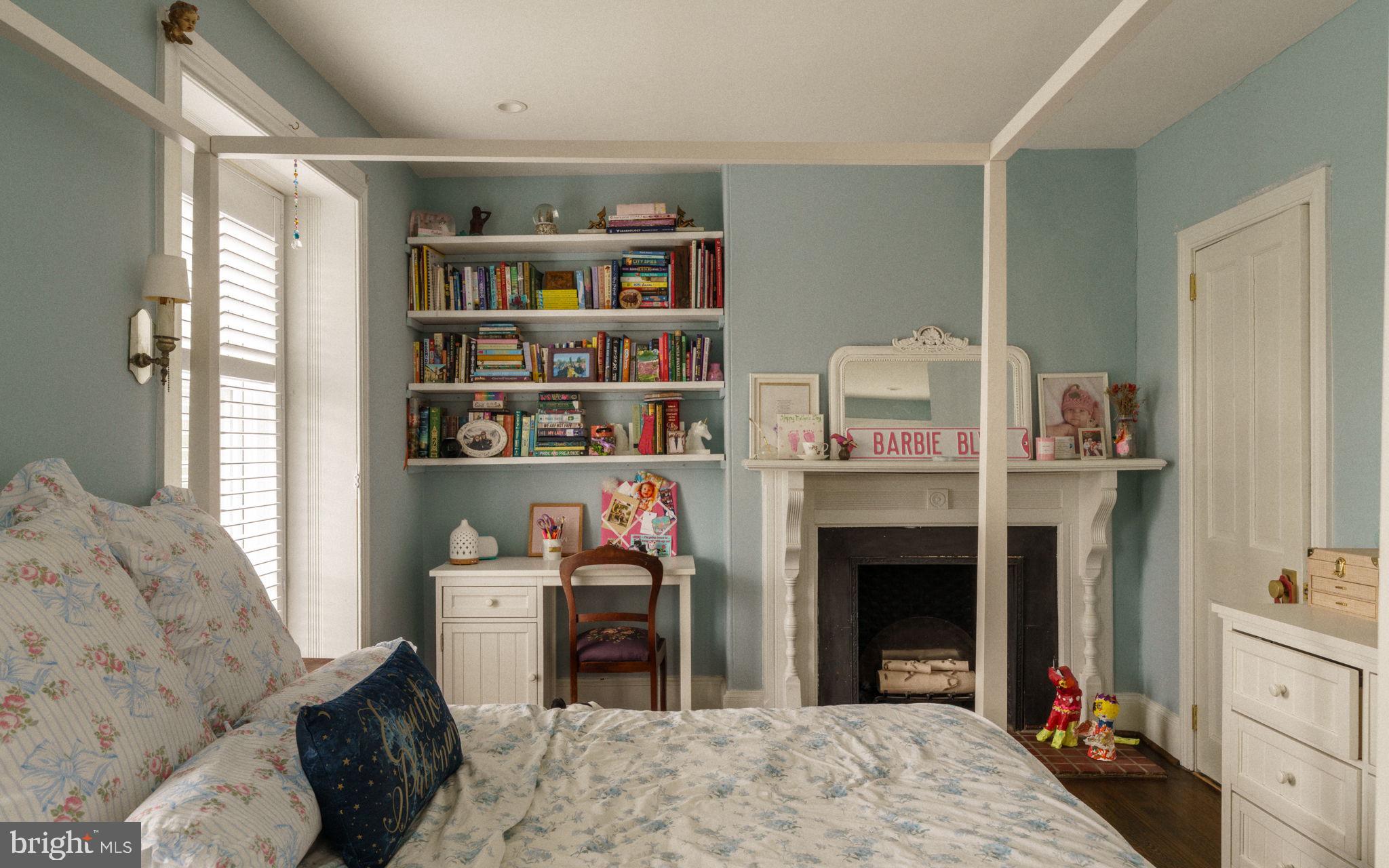 CHESTNUT HILL - Residential