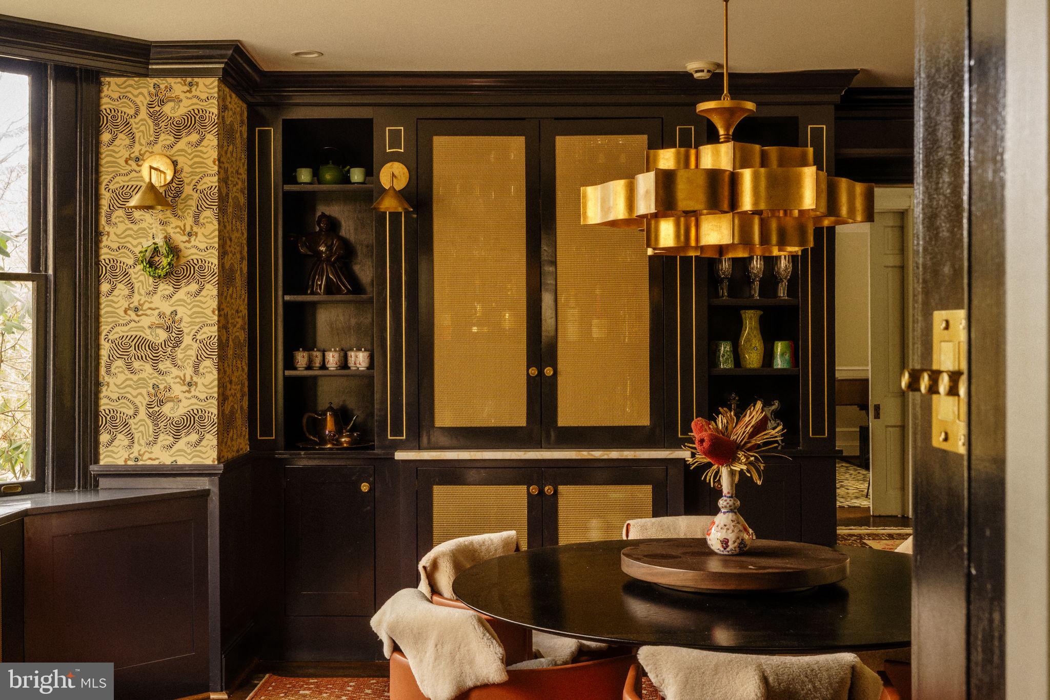 CHESTNUT HILL - Residential