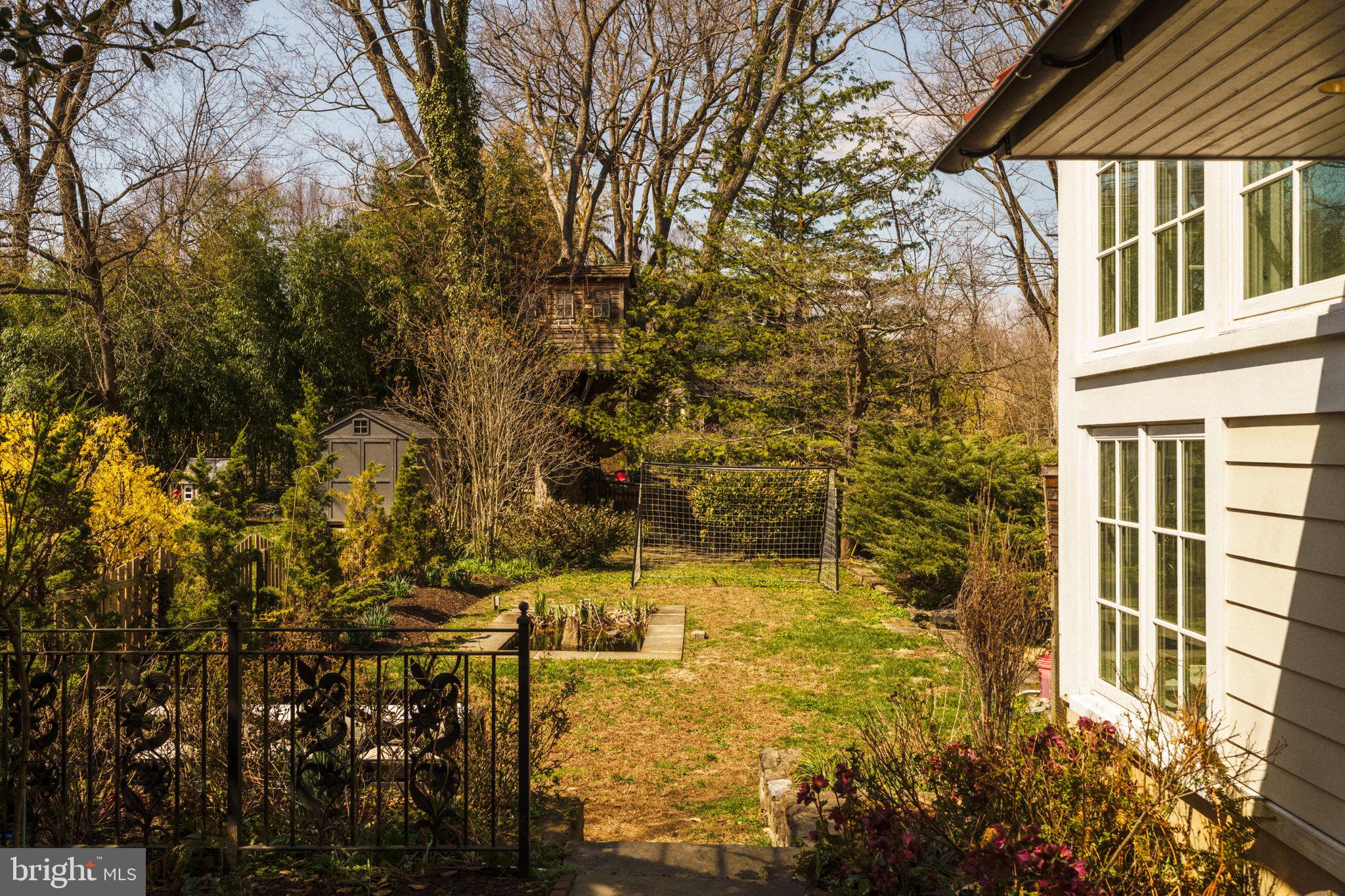 CHESTNUT HILL - Residential