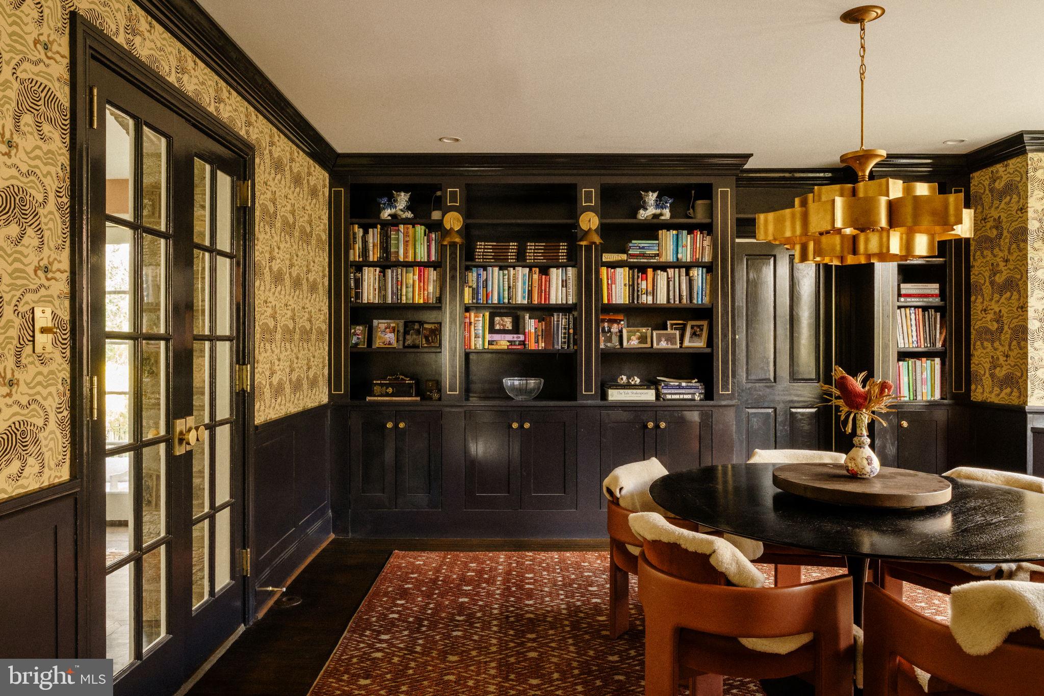 CHESTNUT HILL - Residential