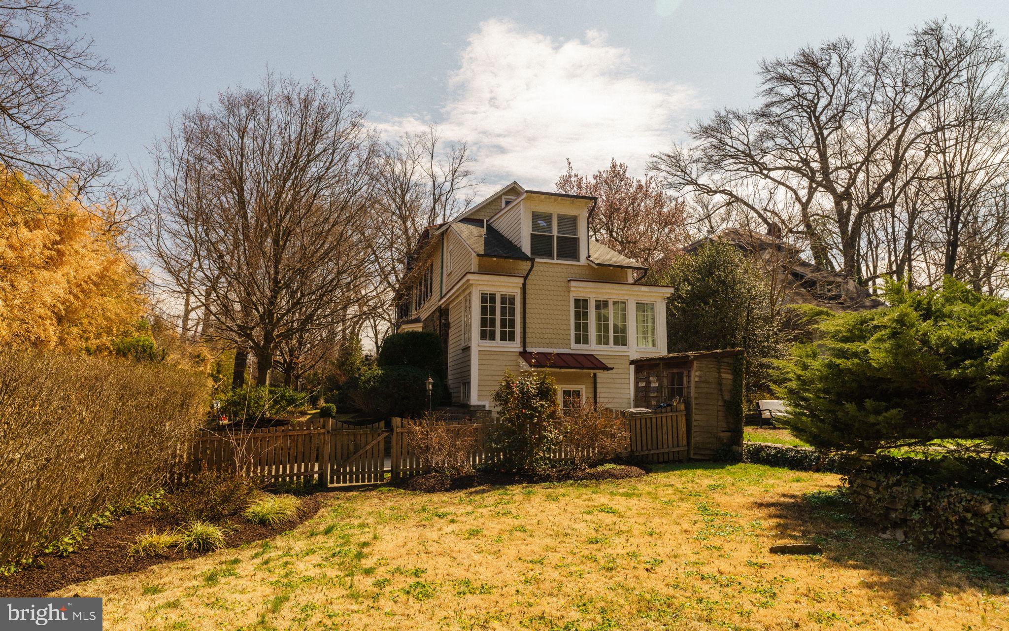 CHESTNUT HILL - Residential