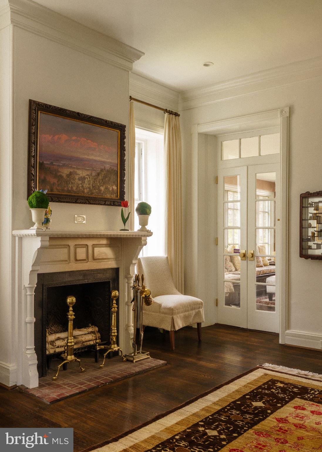 CHESTNUT HILL - Residential