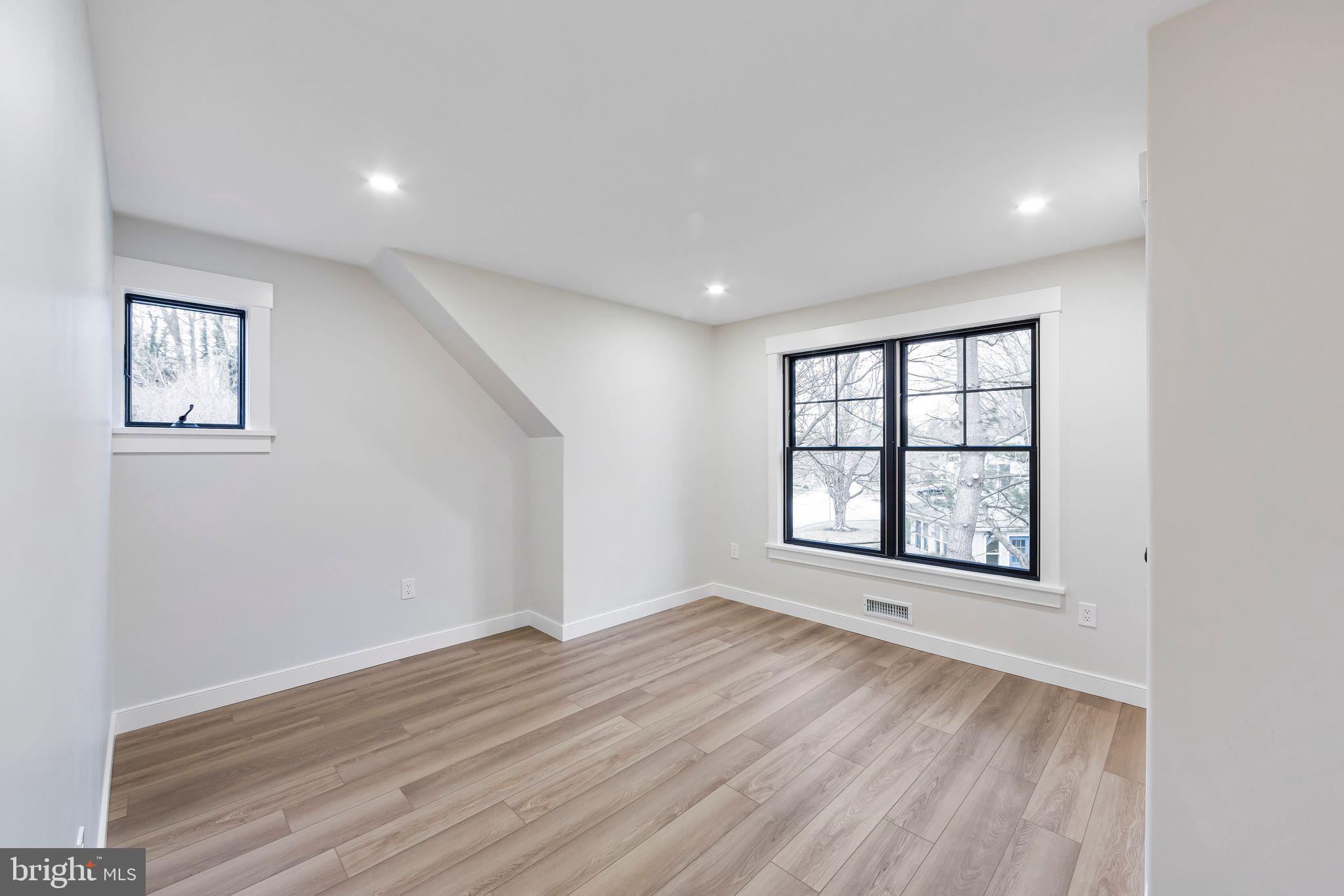 HILLSIDE - Residential