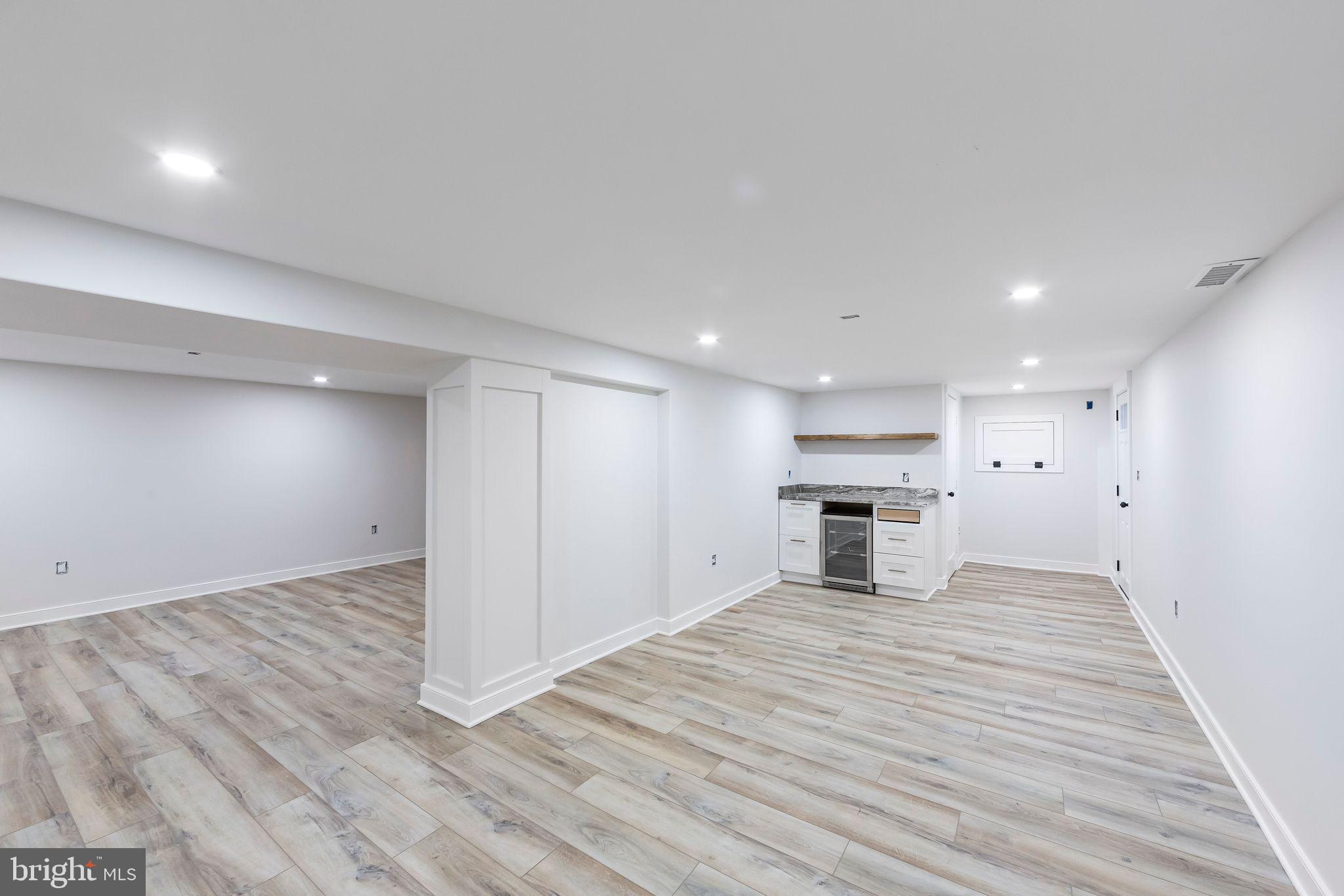 HILLSIDE - Residential