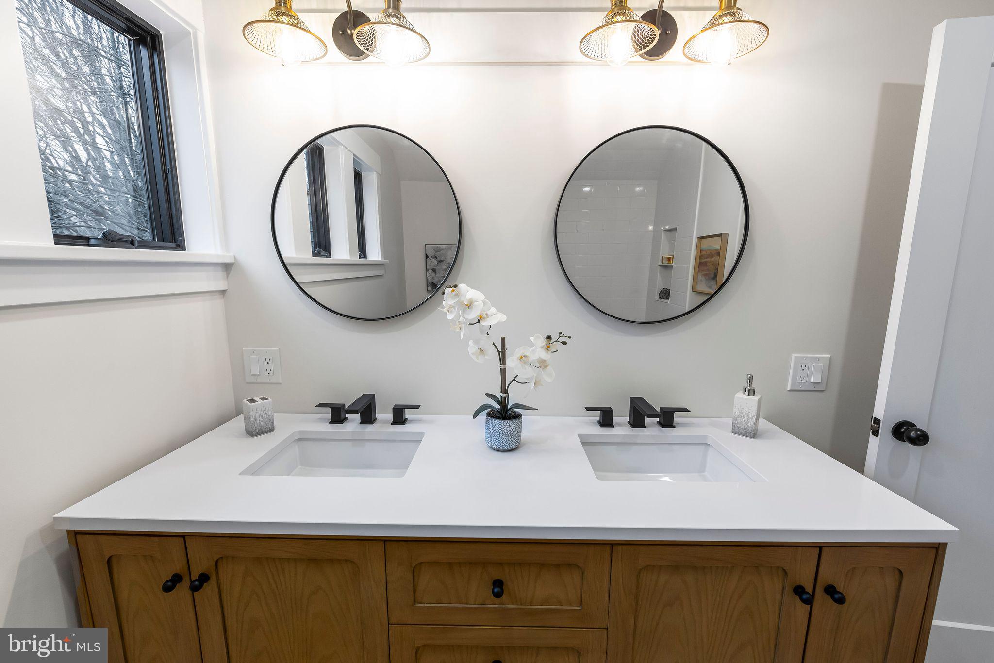 HILLSIDE - Residential