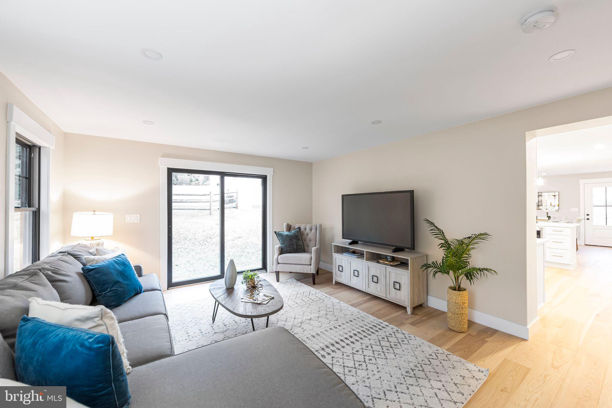 HILLSIDE - Residential