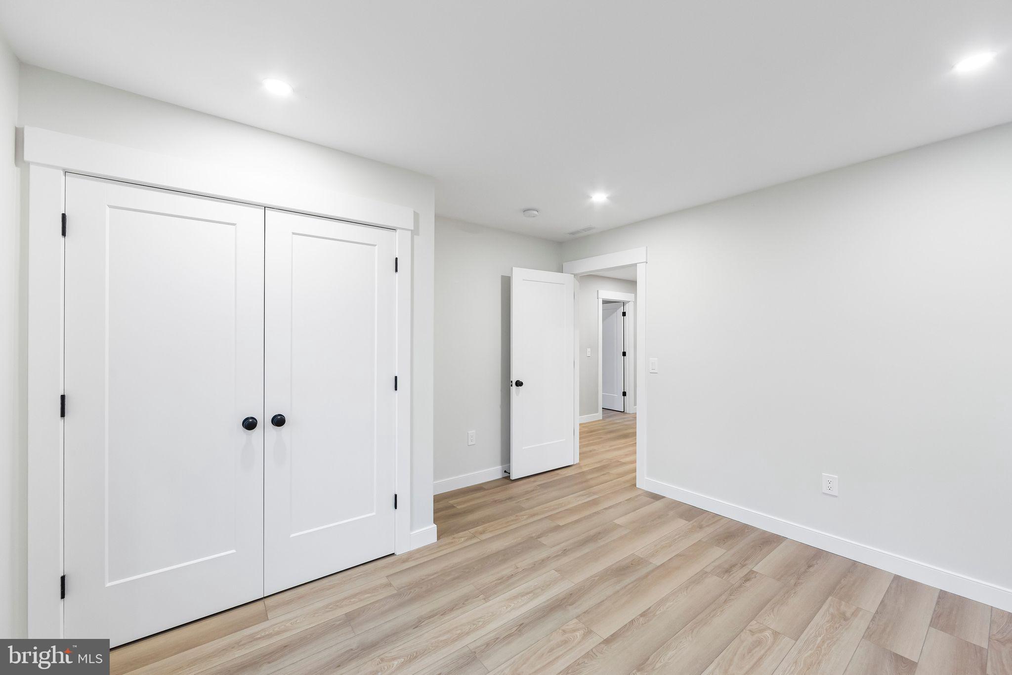 HILLSIDE - Residential