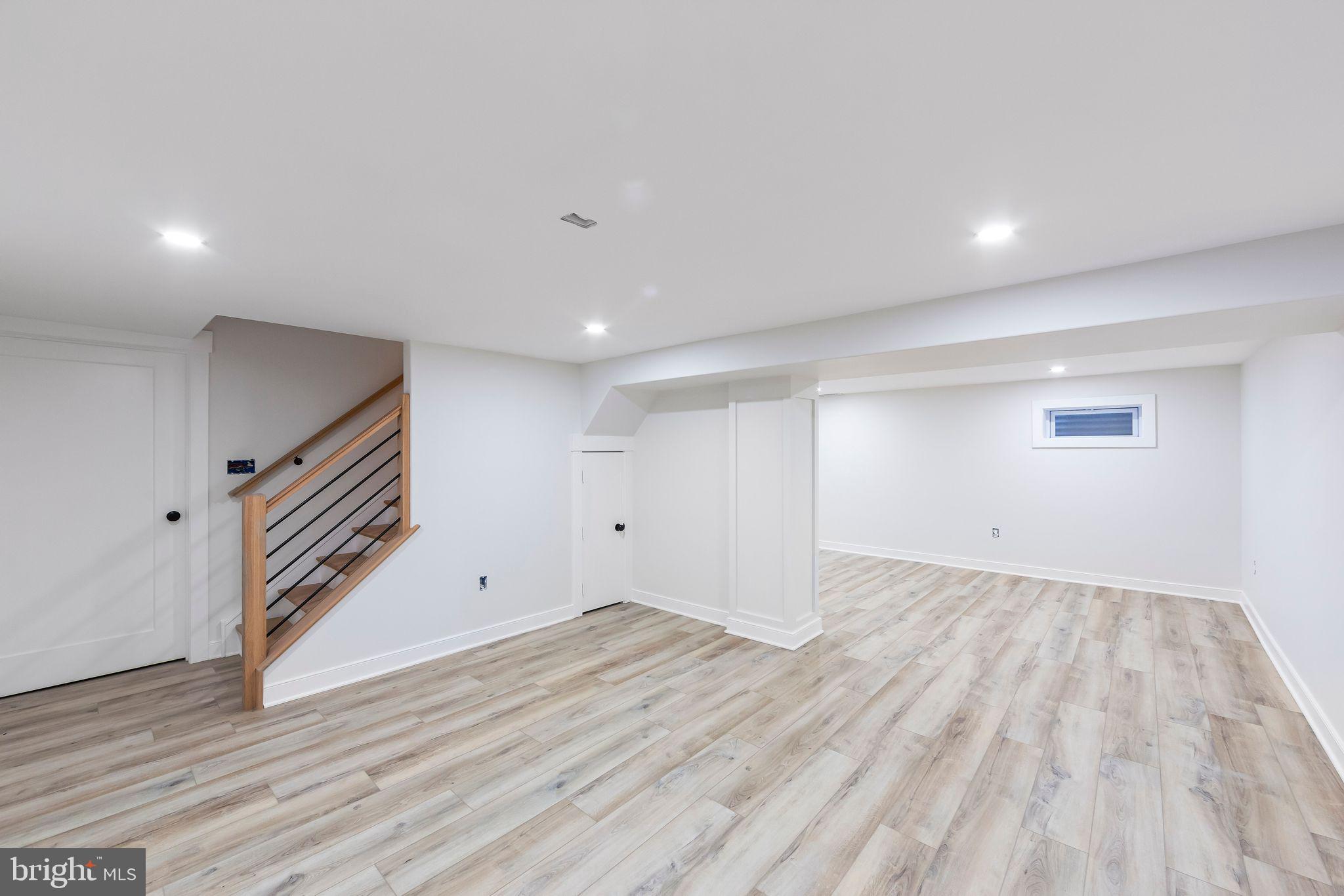 HILLSIDE - Residential