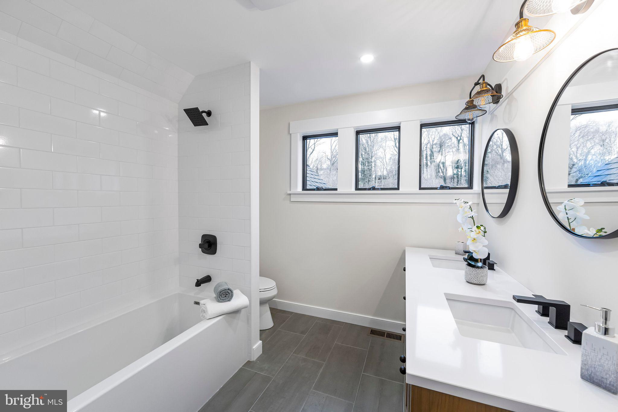 HILLSIDE - Residential