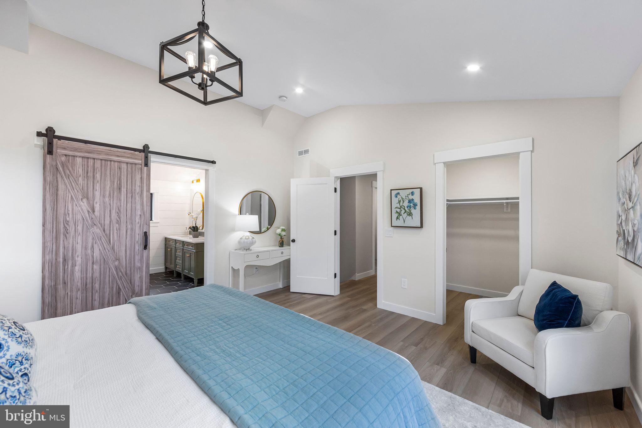 HILLSIDE - Residential