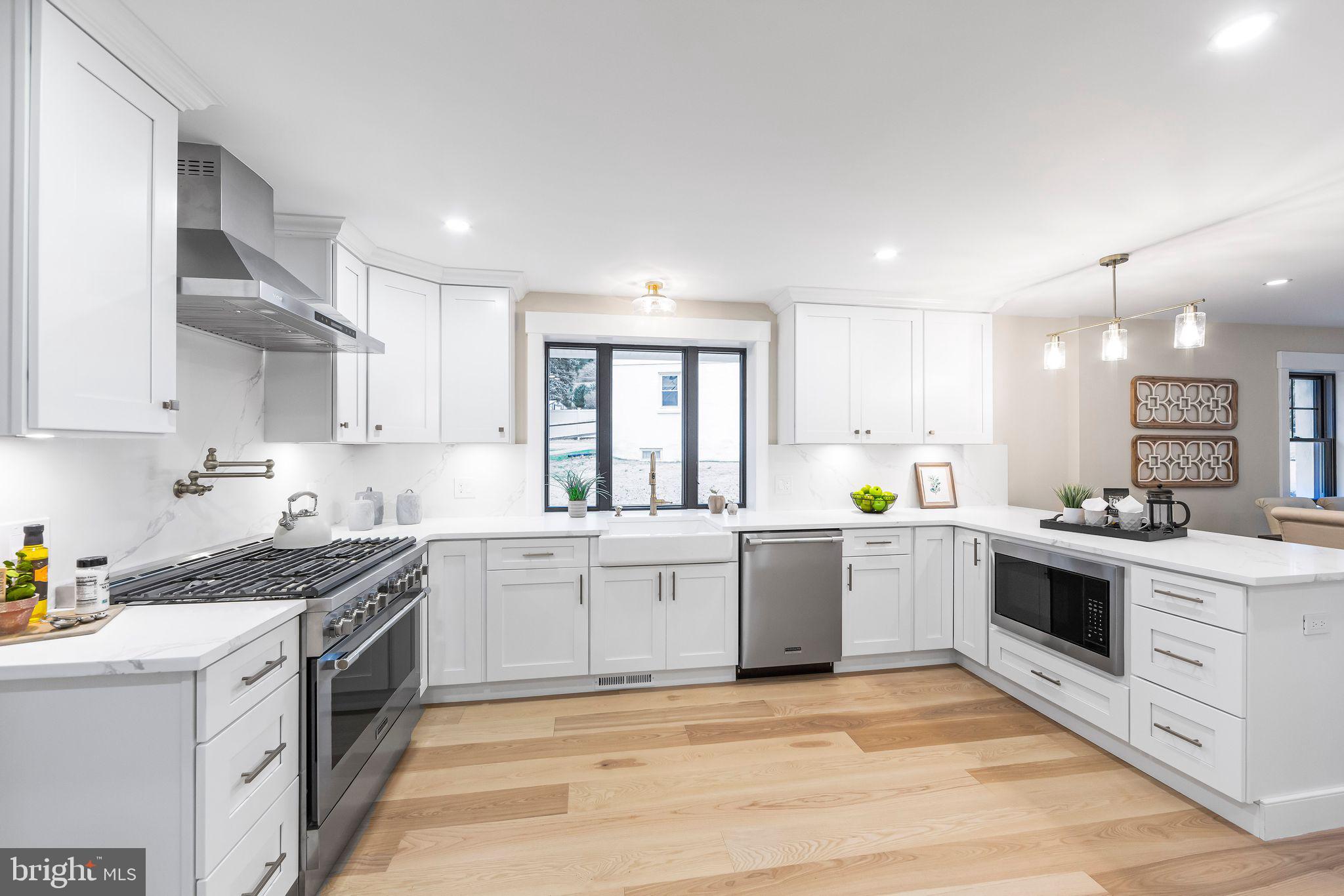 HILLSIDE - Residential