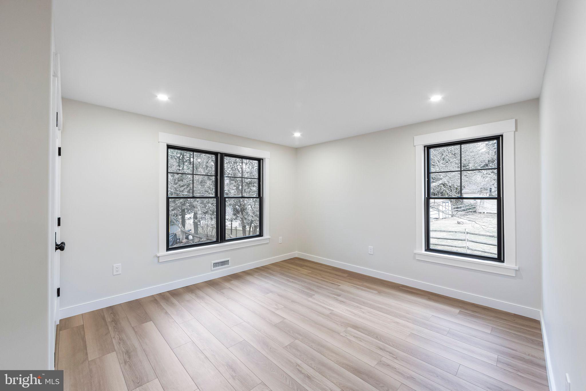 HILLSIDE - Residential