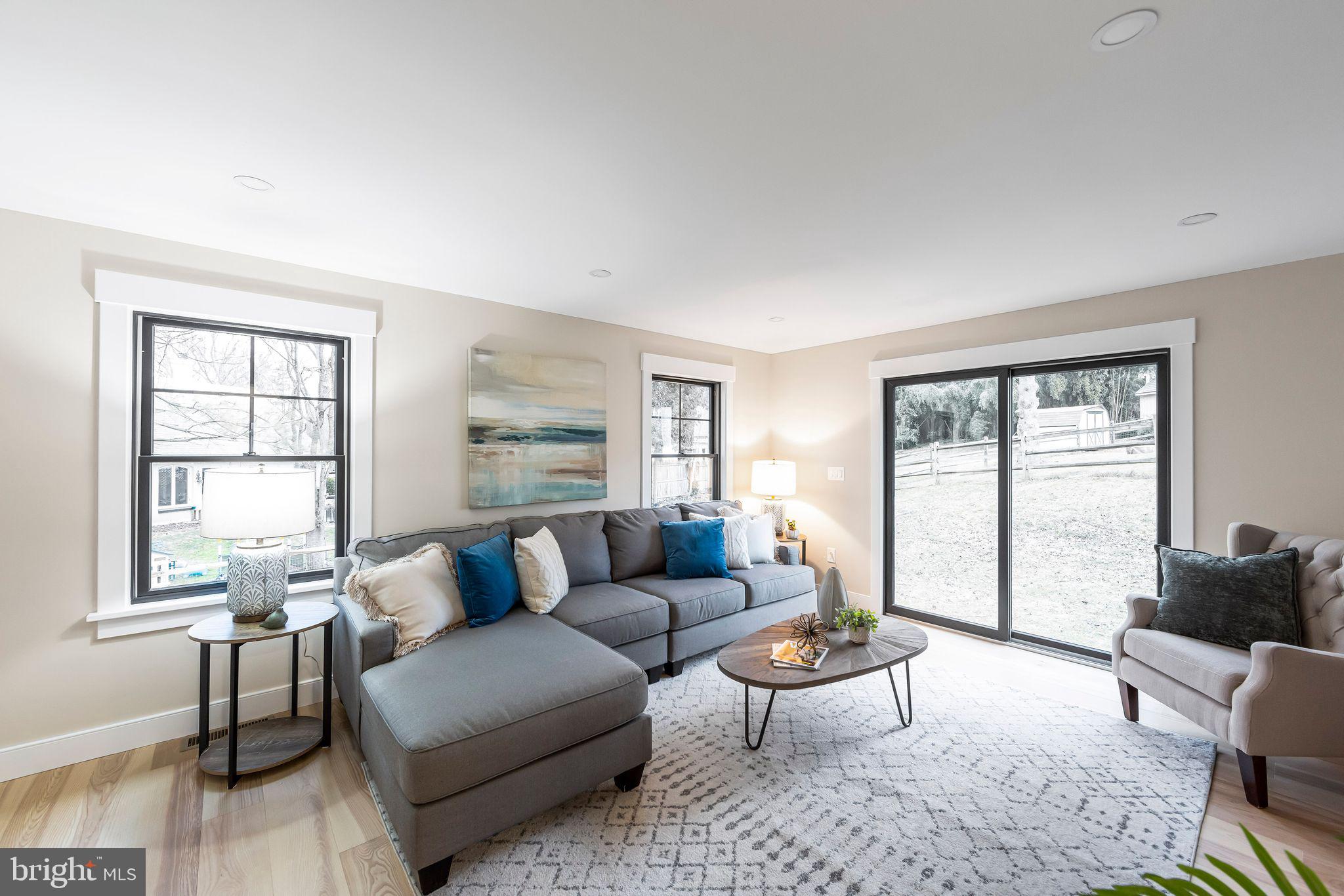 HILLSIDE - Residential