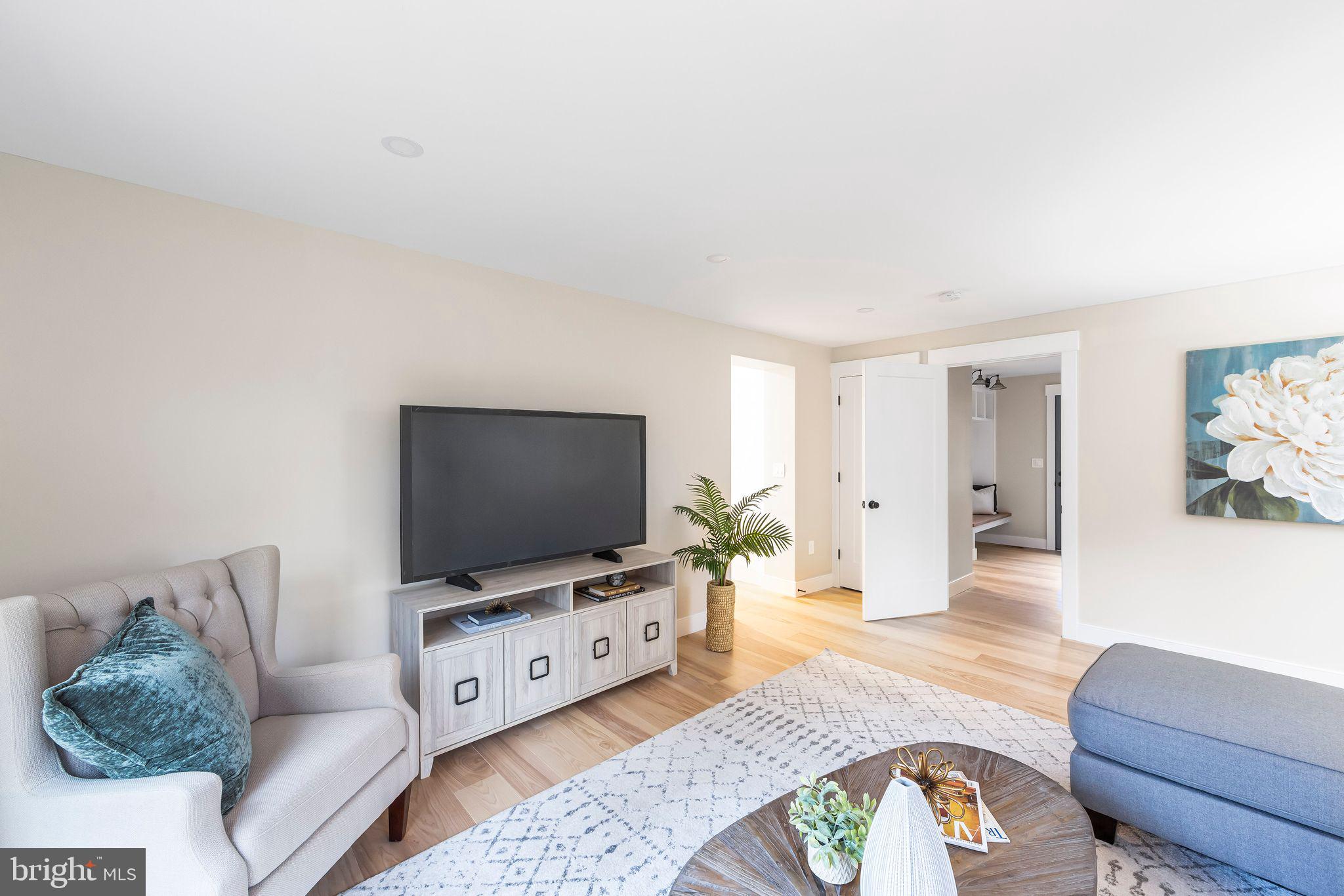 HILLSIDE - Residential