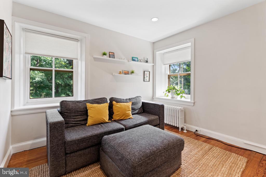 CHESTNUT HILL - Residential