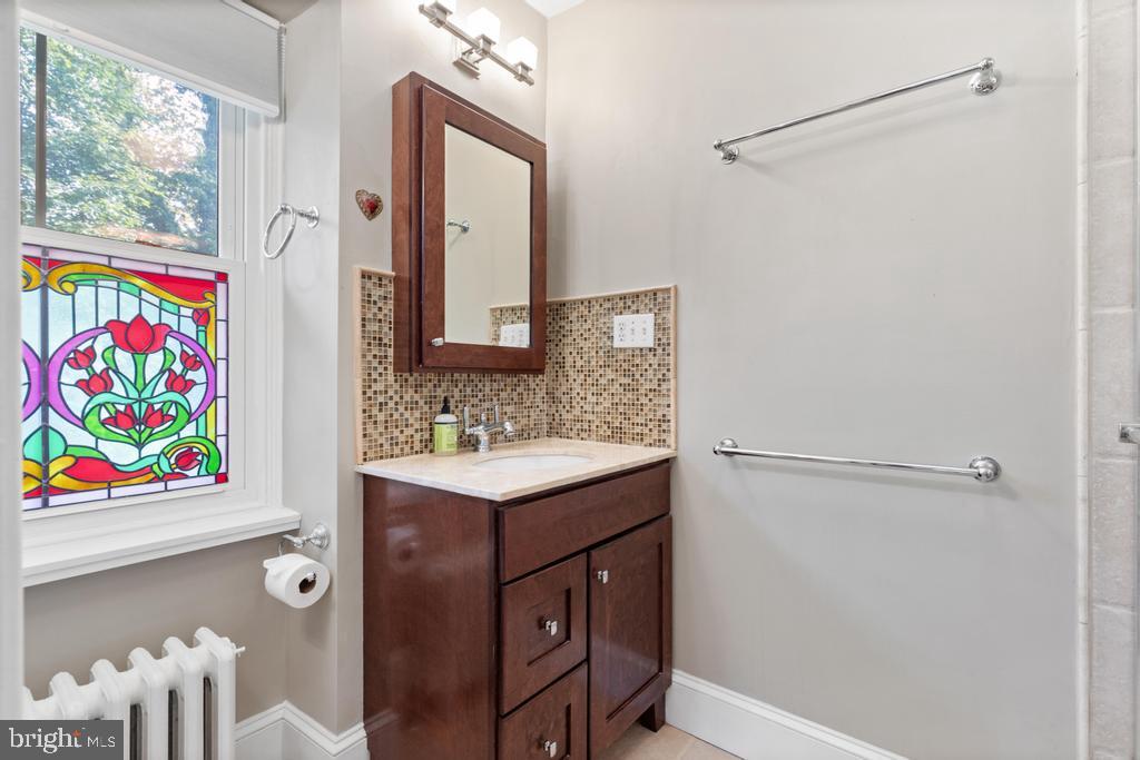 CHESTNUT HILL - Residential