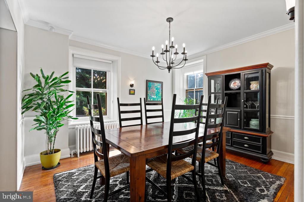 CHESTNUT HILL - Residential