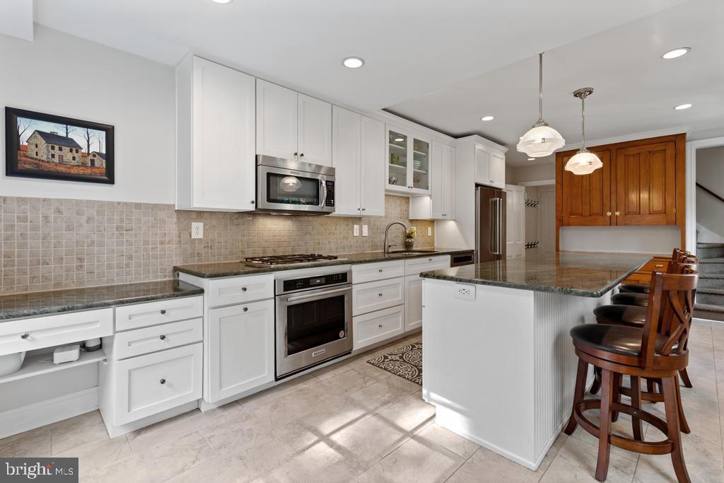 CHESTNUT HILL - Residential