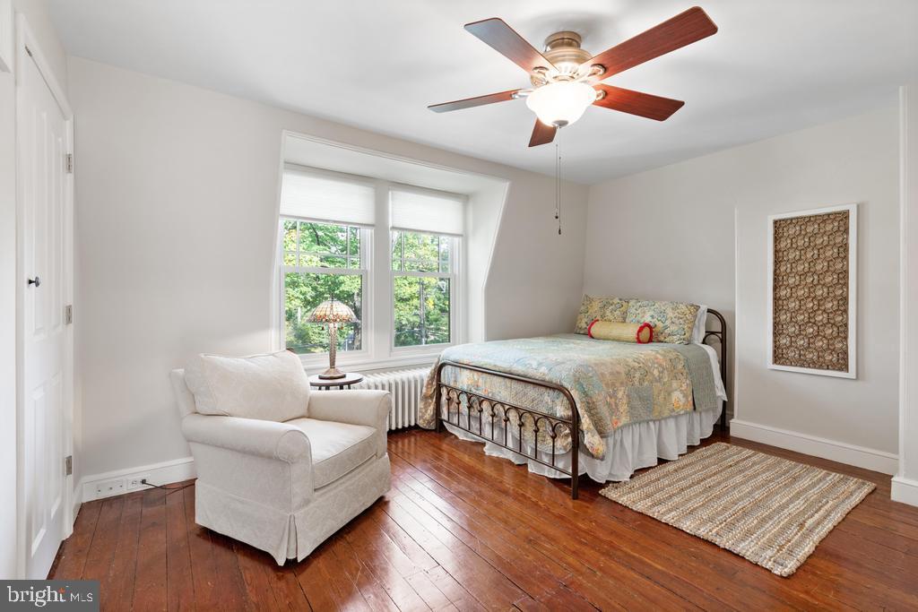 CHESTNUT HILL - Residential