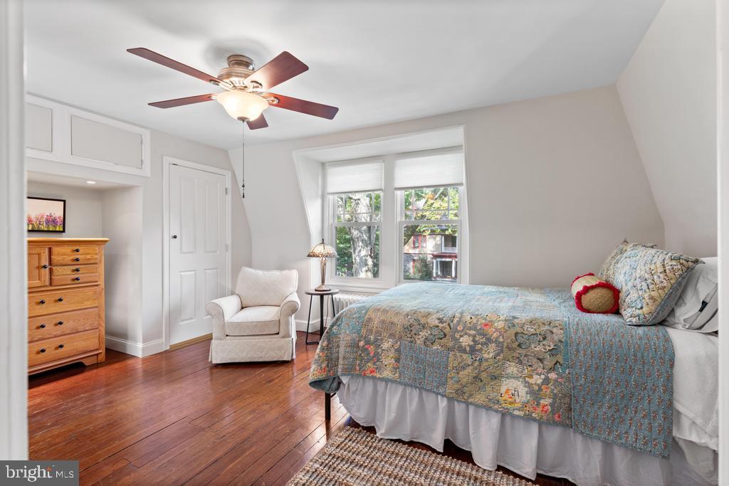 CHESTNUT HILL - Residential