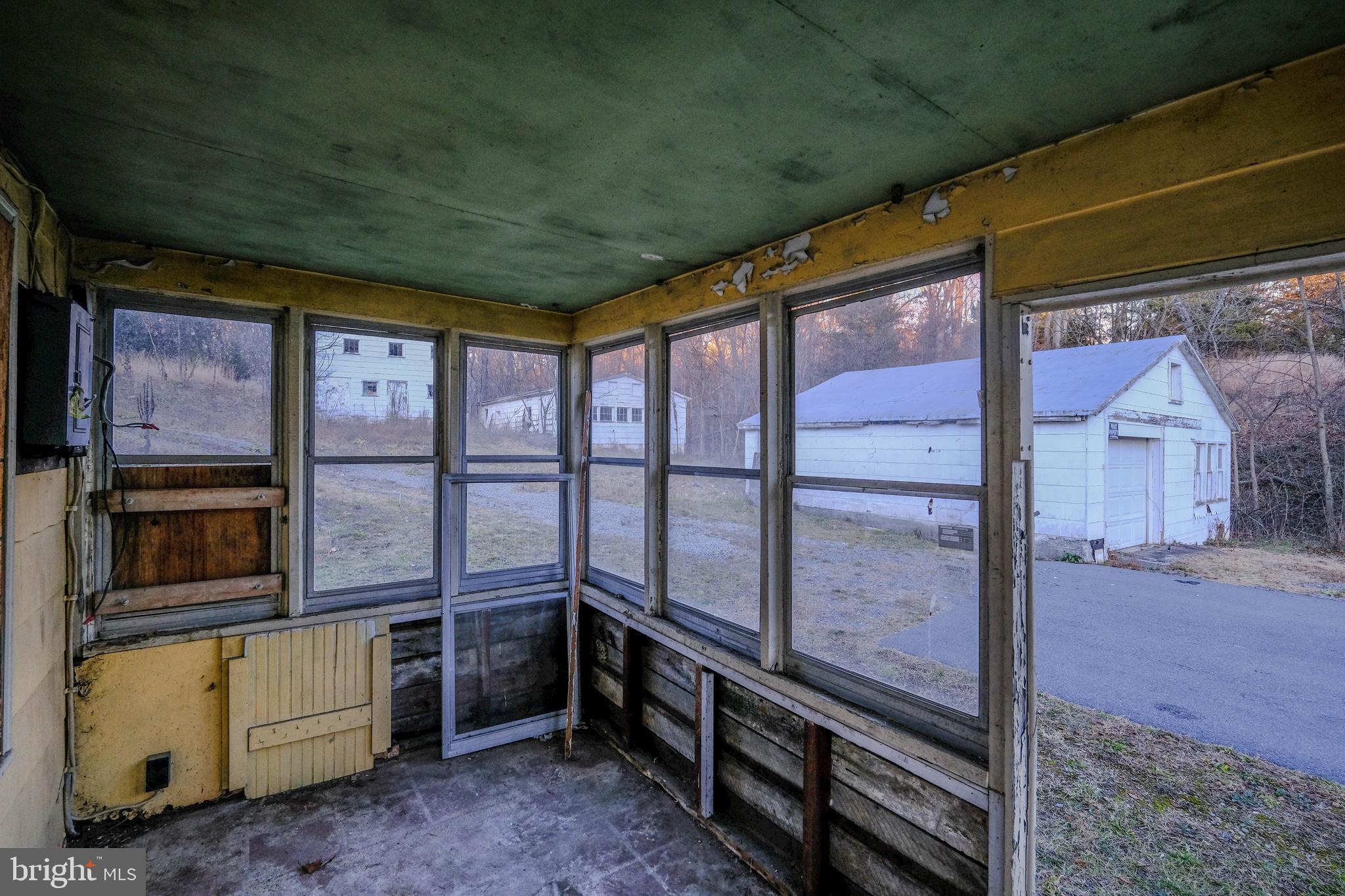 WINDY HILL - Residential