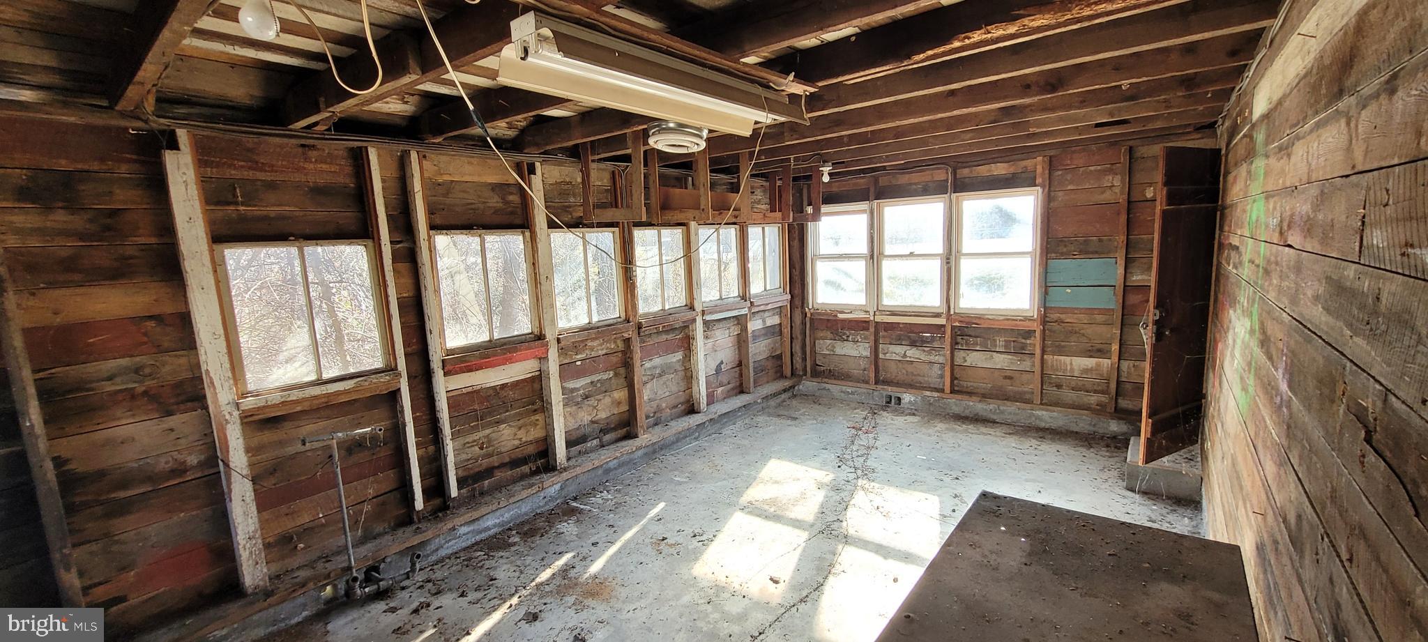 WINDY HILL - Residential