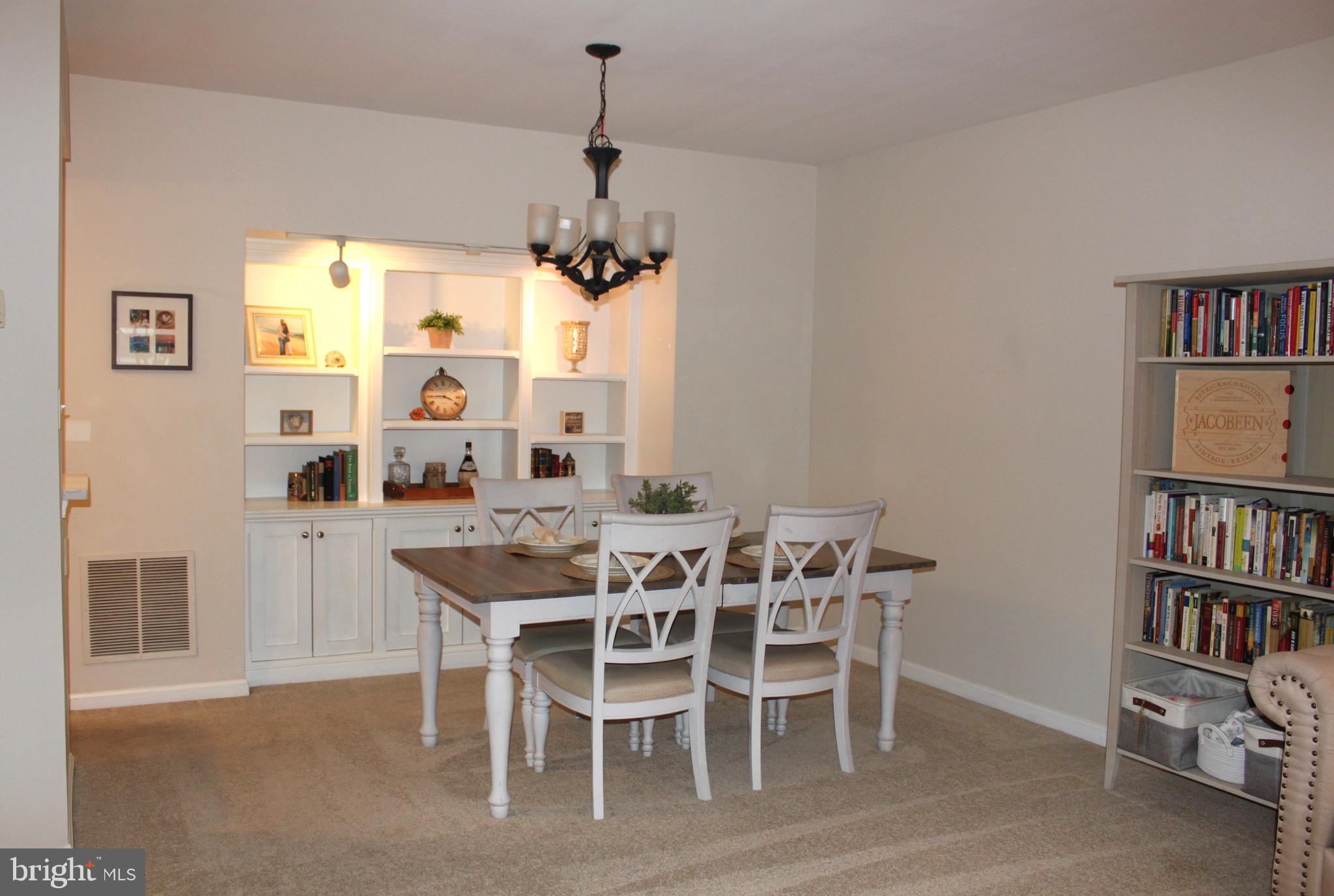 LIFESTYLE AT SULLY STATION - Residential