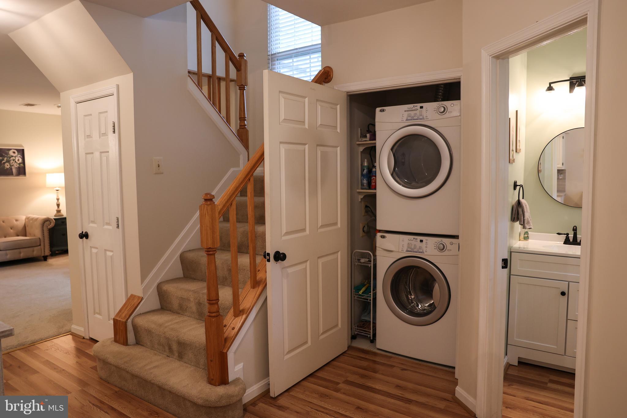 LIFESTYLE AT SULLY STATION - Residential