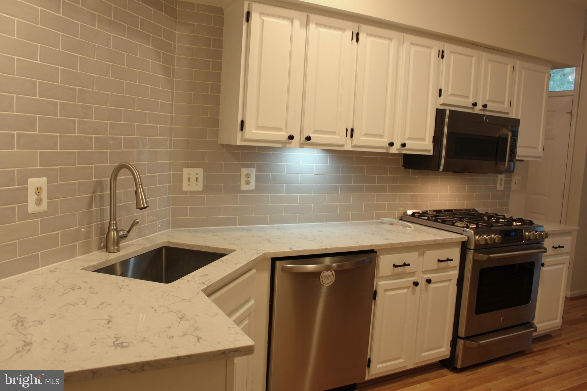 LIFESTYLE AT SULLY STATION - Residential